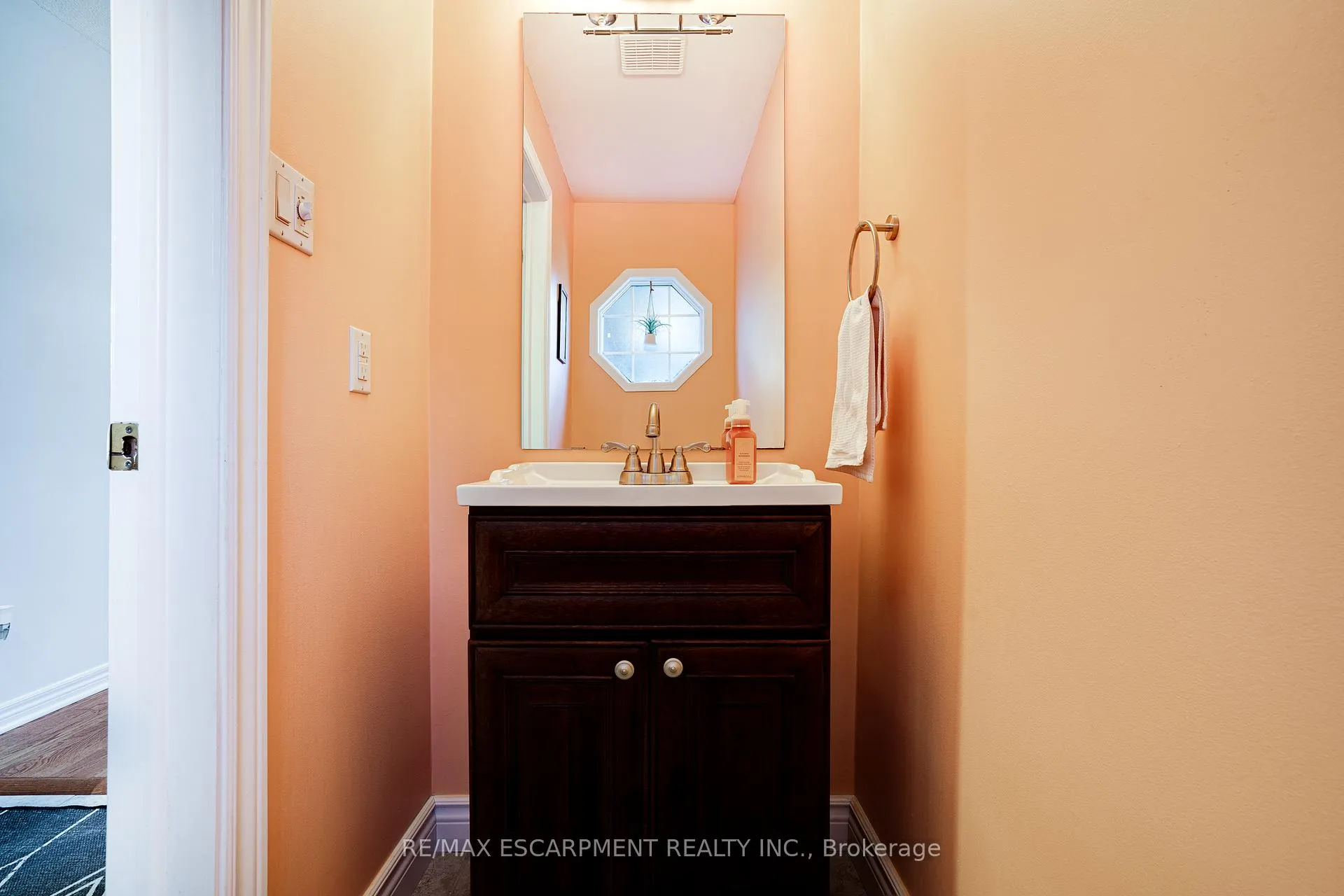 Photo 18 of Unit 17, 31 Moss Boulevard, Hamilton, Dundas — HOMEH