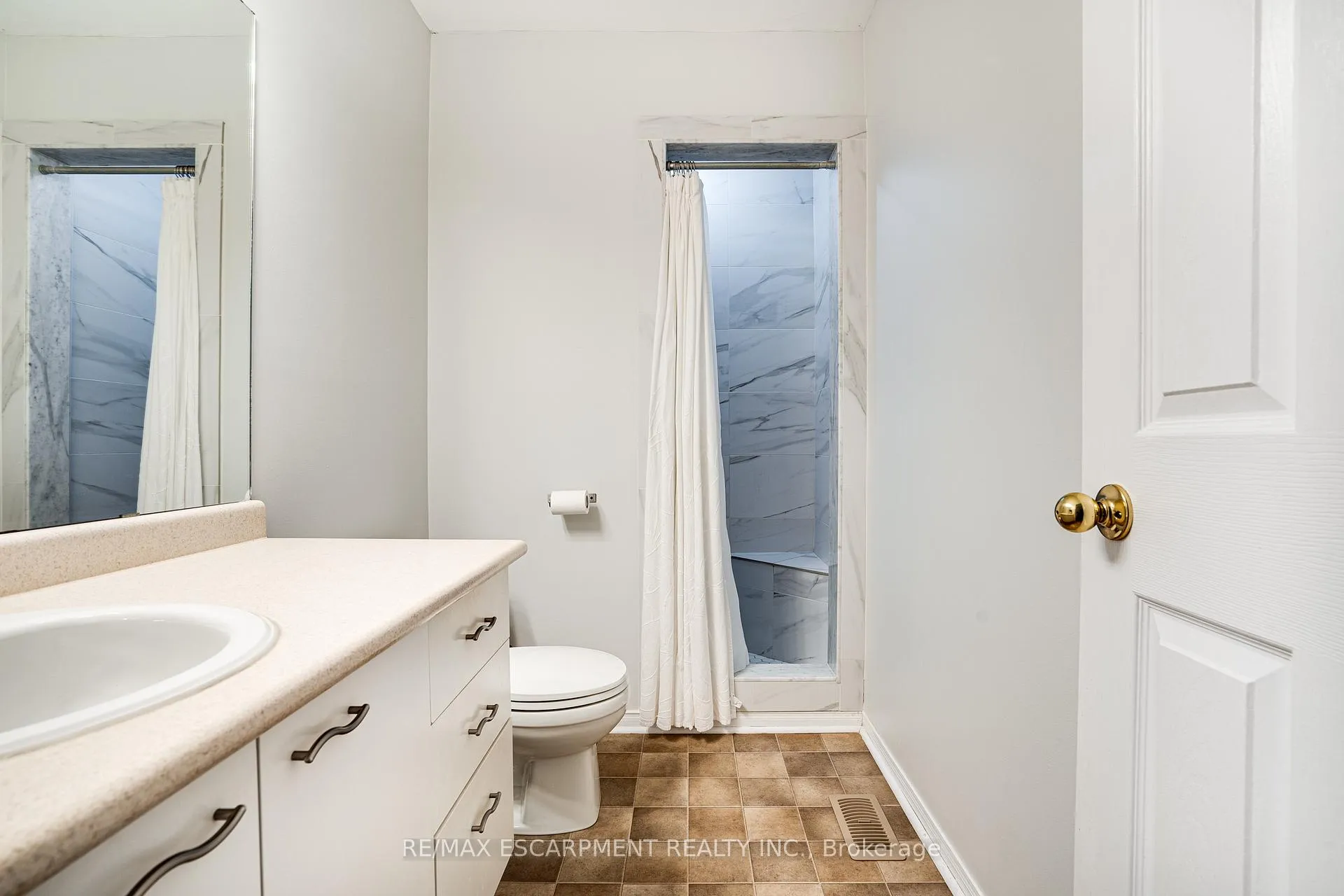Photo 22 of Unit 17, 31 Moss Boulevard, Hamilton, Dundas — HOMEH