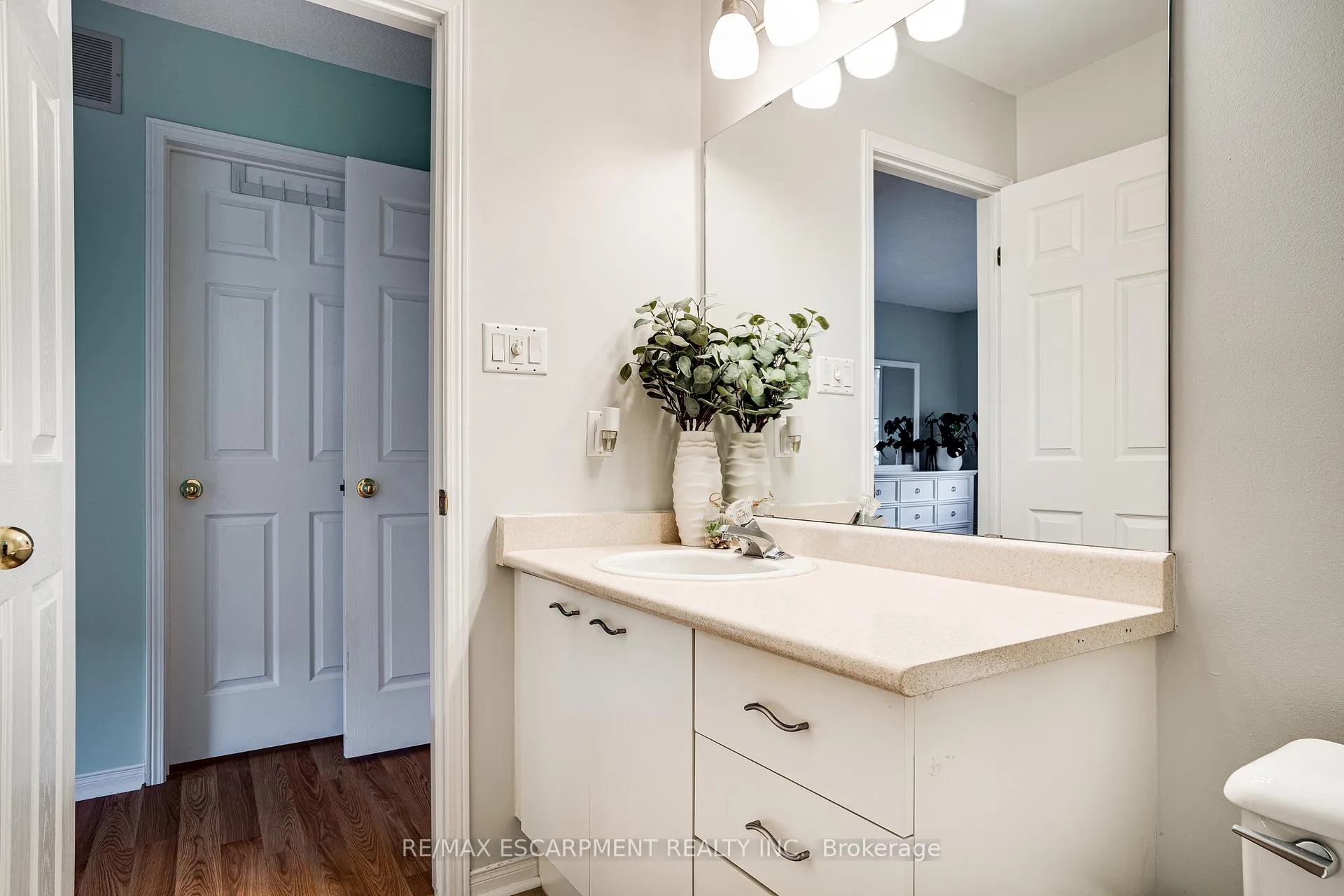 Photo 23 of Unit 17, 31 Moss Boulevard, Hamilton, Dundas — HOMEH