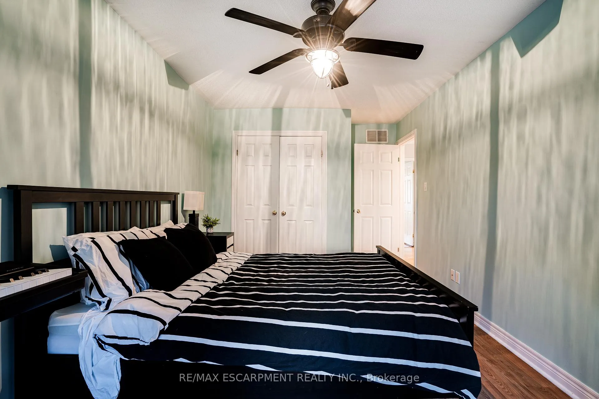 Photo 25 of Unit 17, 31 Moss Boulevard, Hamilton, Dundas — HOMEH