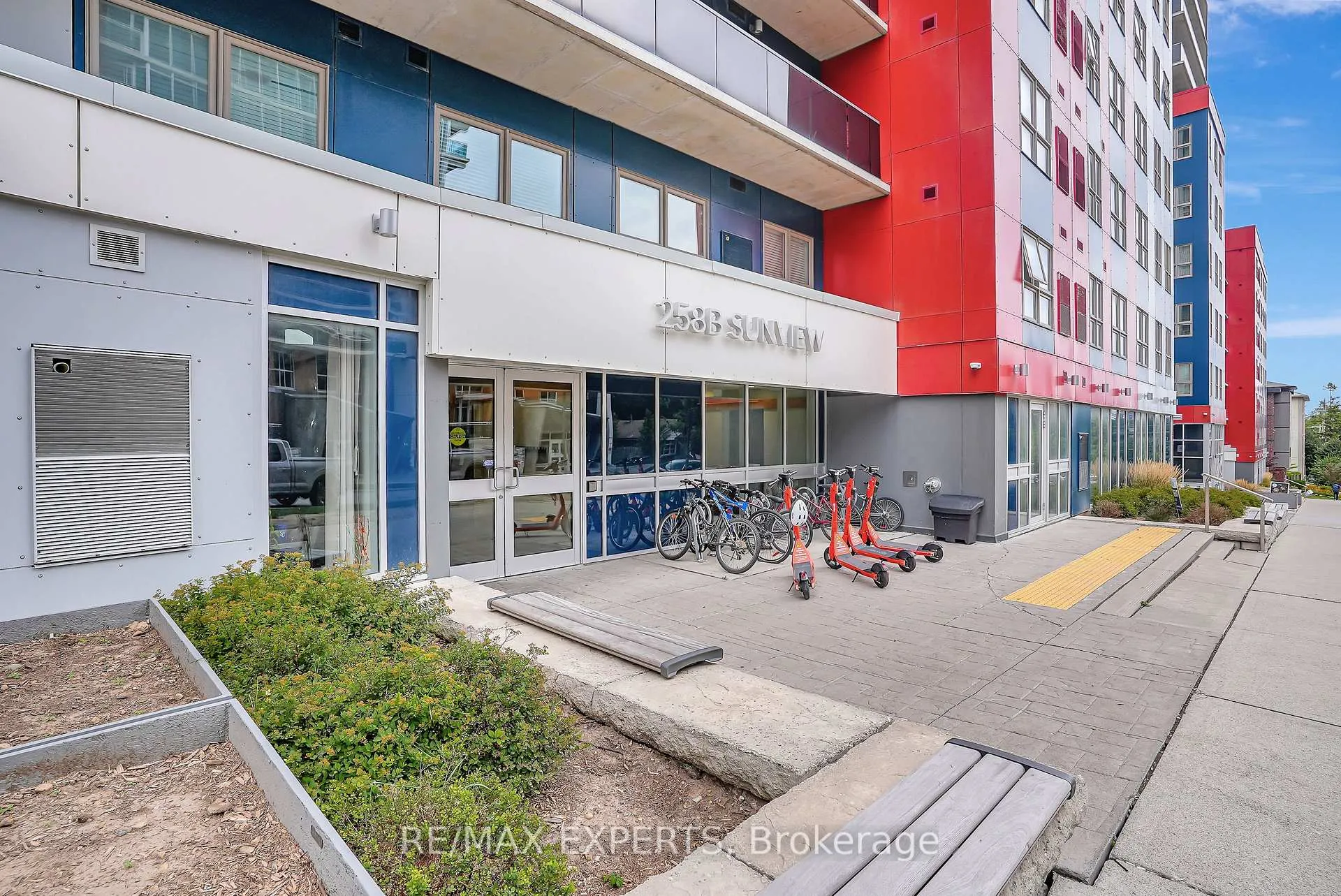 Photo 2 of Unit 261, 258B Sunview Street, Waterloo — HOMEH