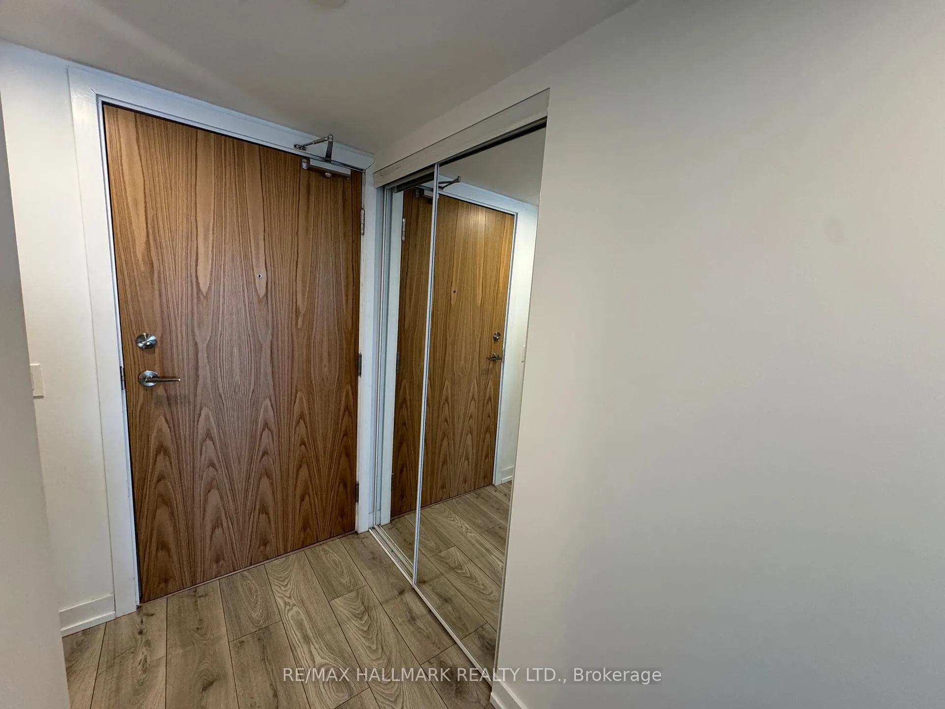 Photo 4 of Unit 512, 1455 Celebration Drive N, Pickering, Bay Ridges — HOMEH