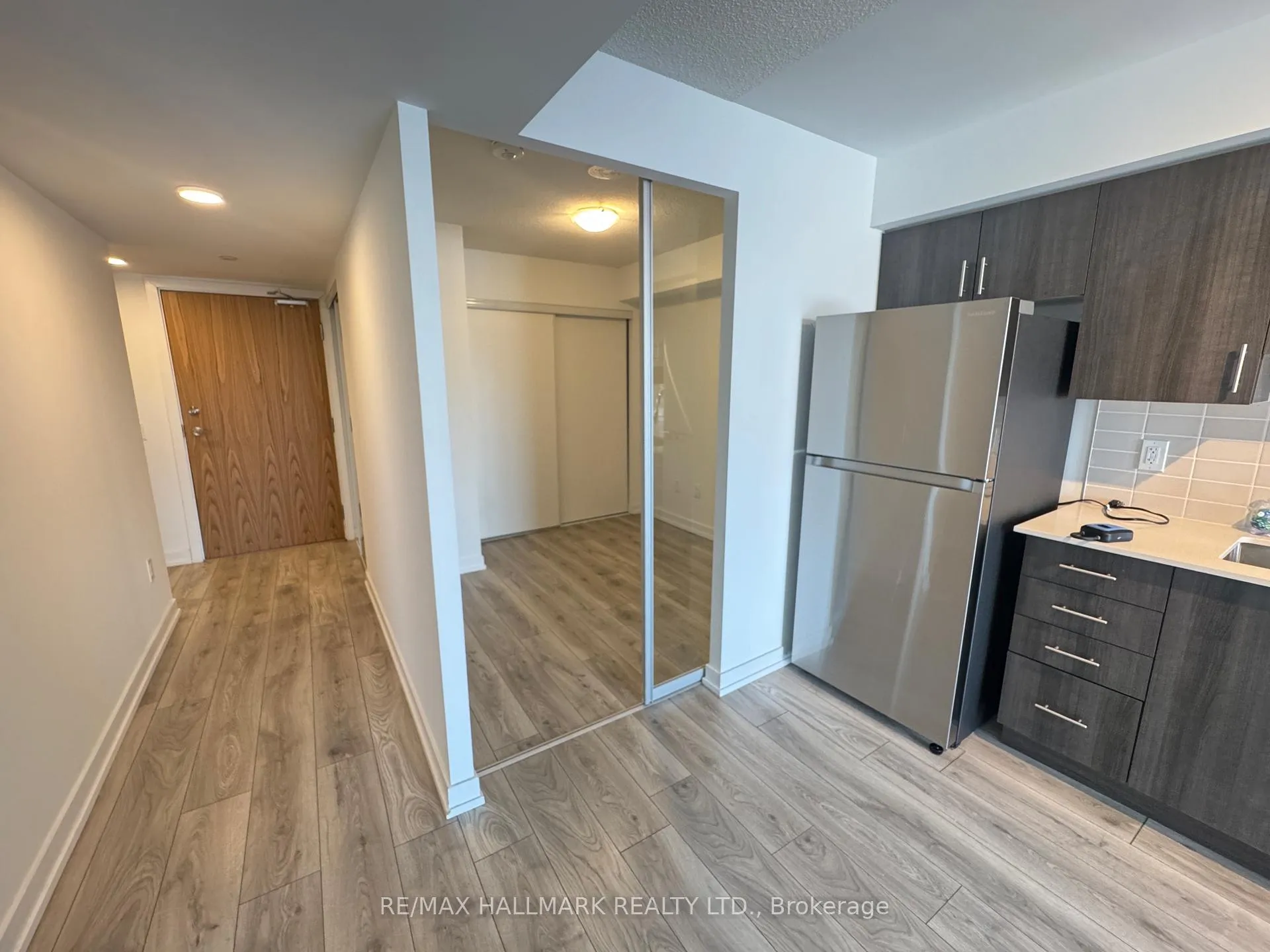 Photo 5 of Unit 512, 1455 Celebration Drive N, Pickering, Bay Ridges — HOMEH