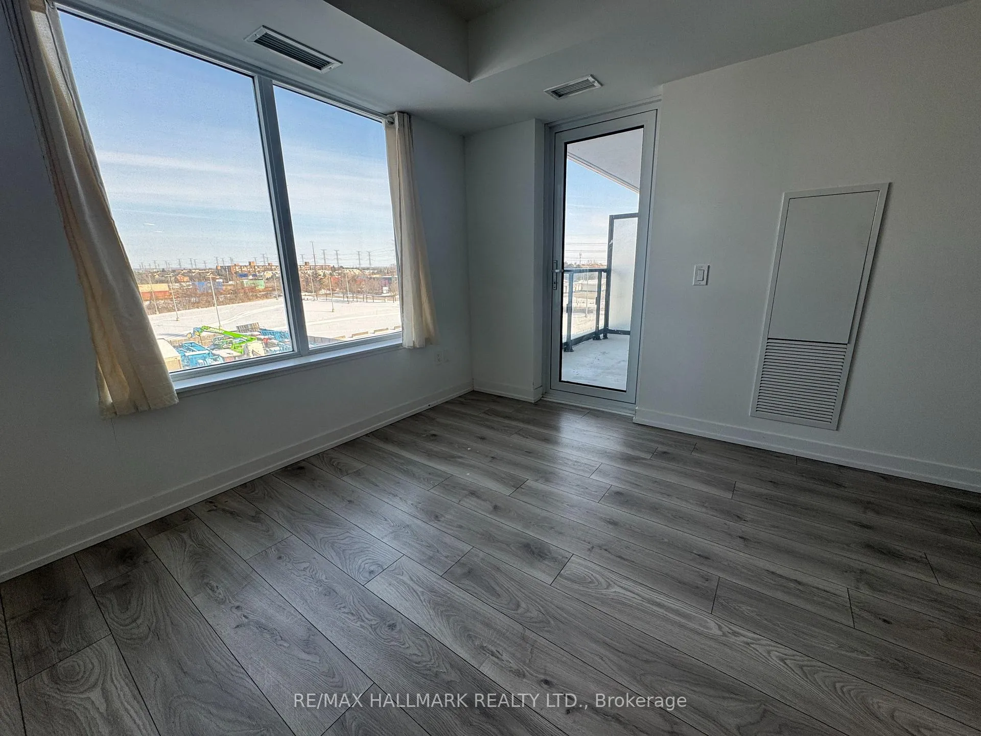 Photo 9 of Unit 512, 1455 Celebration Drive N, Pickering, Bay Ridges — HOMEH