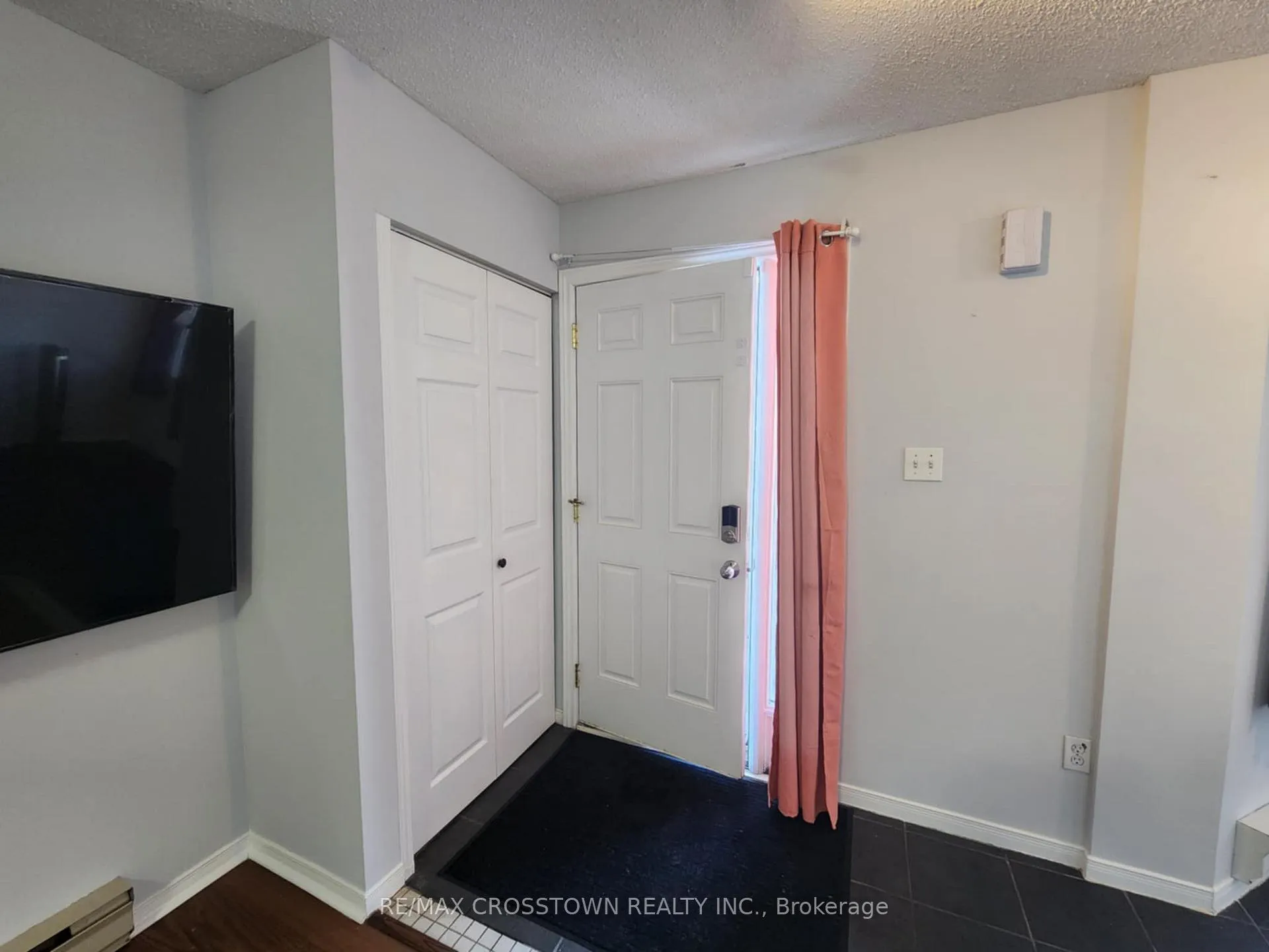 Photo 3 of Unit 27, 504 Essa Road, Barrie, Holly — HOMEH