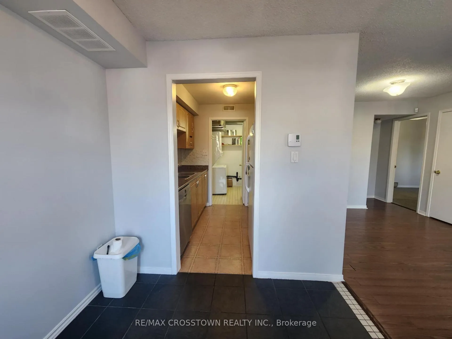 Photo 8 of Unit 27, 504 Essa Road, Barrie, Holly — HOMEH
