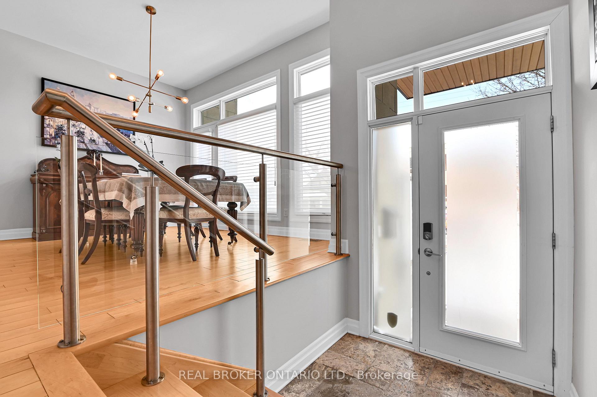 Photo 2 of 190 Hopewell Avenue, Ottawa, Old Ottawa South — HOMEH