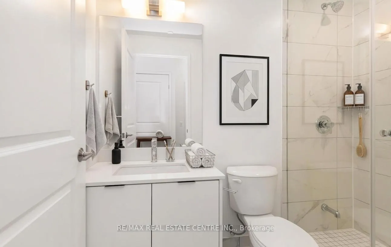 Photo 10 of Unit 301, 202 Burnhamthorpe Road E, Mississauga, Mississauga Valleys — HOMEH