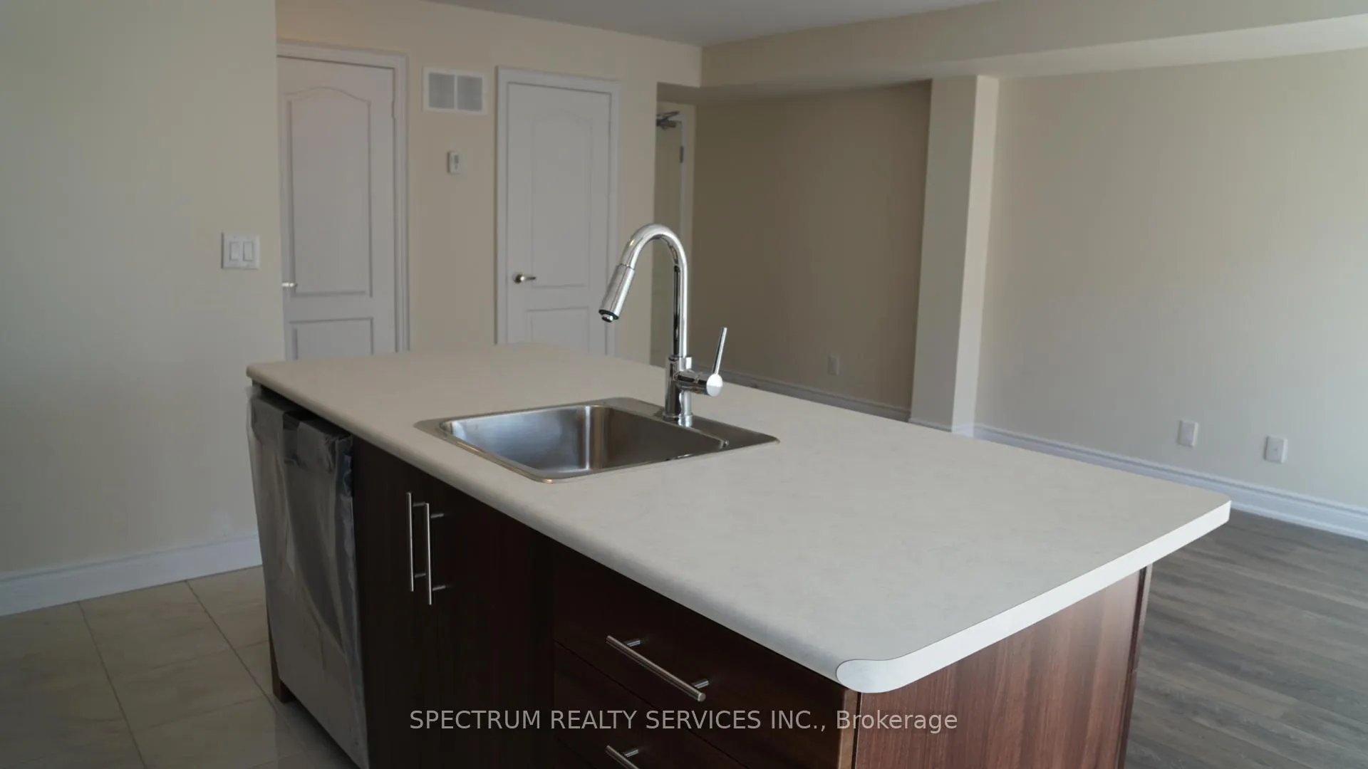 Photo 5 of Unit 524, 30 Dunsheath Way, Markham, Cornell — HOMEH