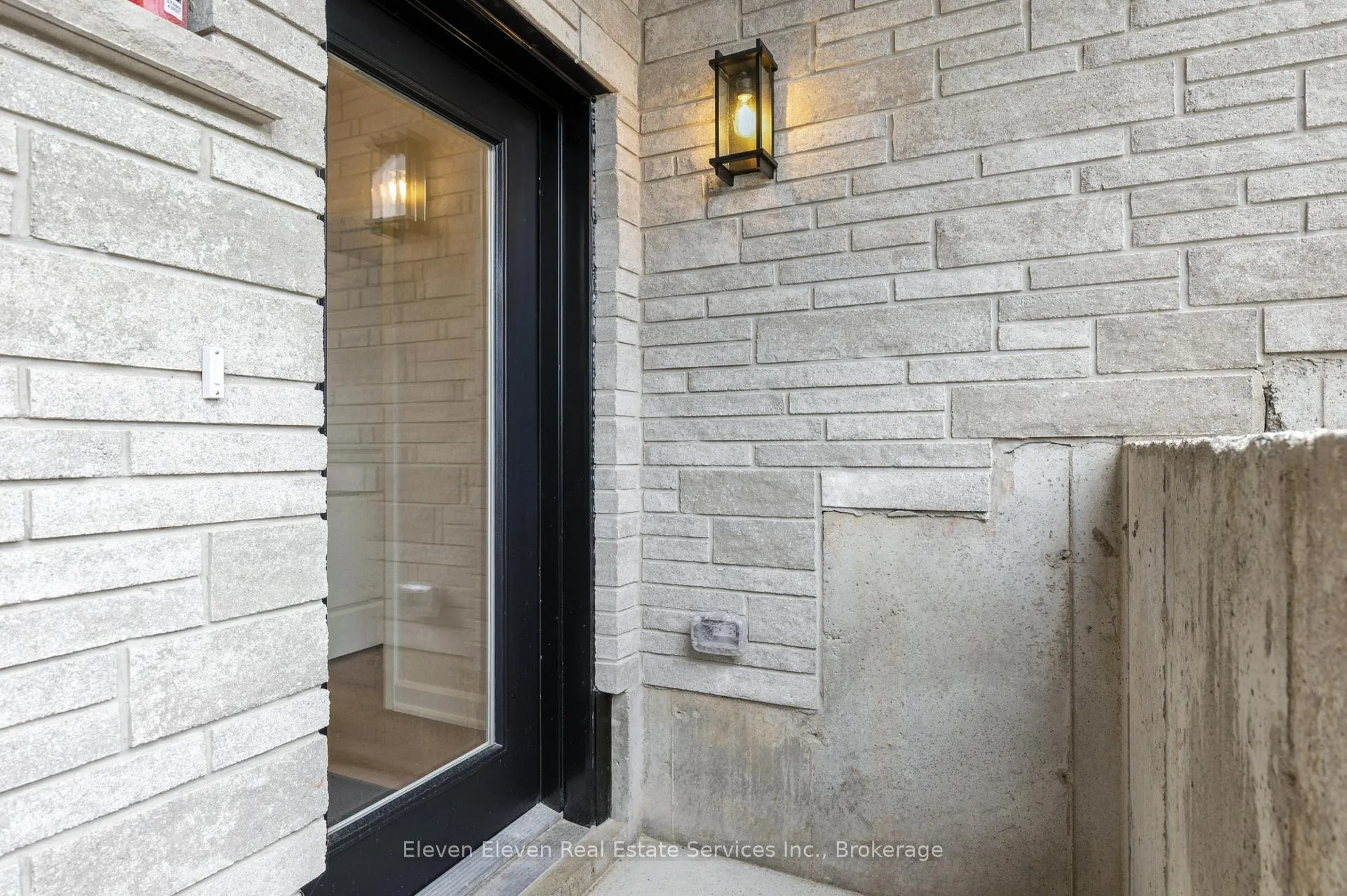 Front of Unit 13, 440 Wellington Street E