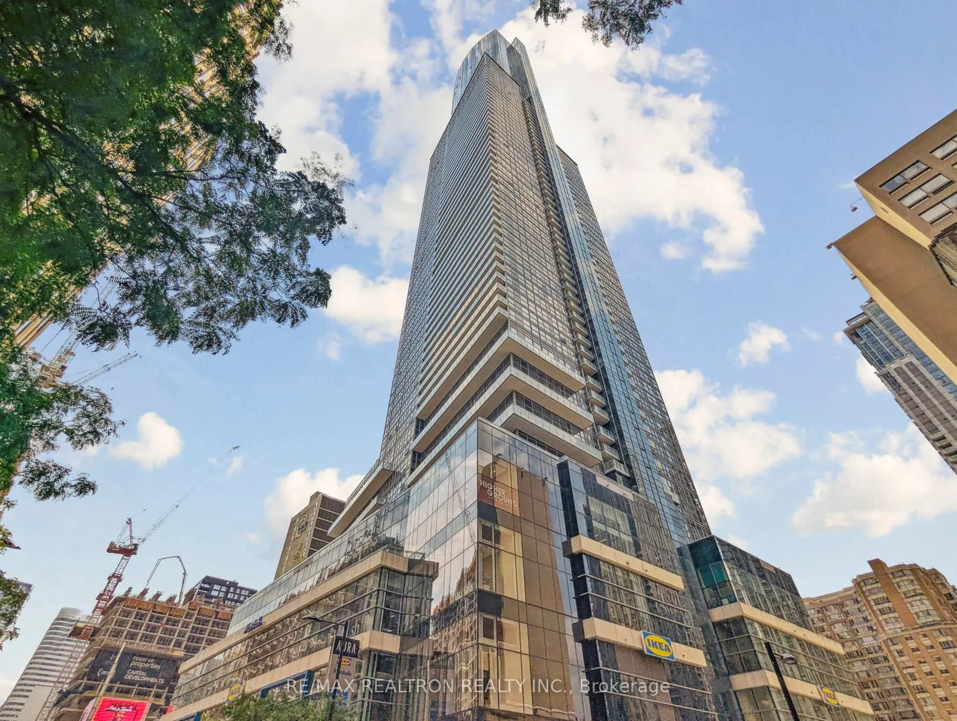Front of Unit 2201, 386 Yonge Street