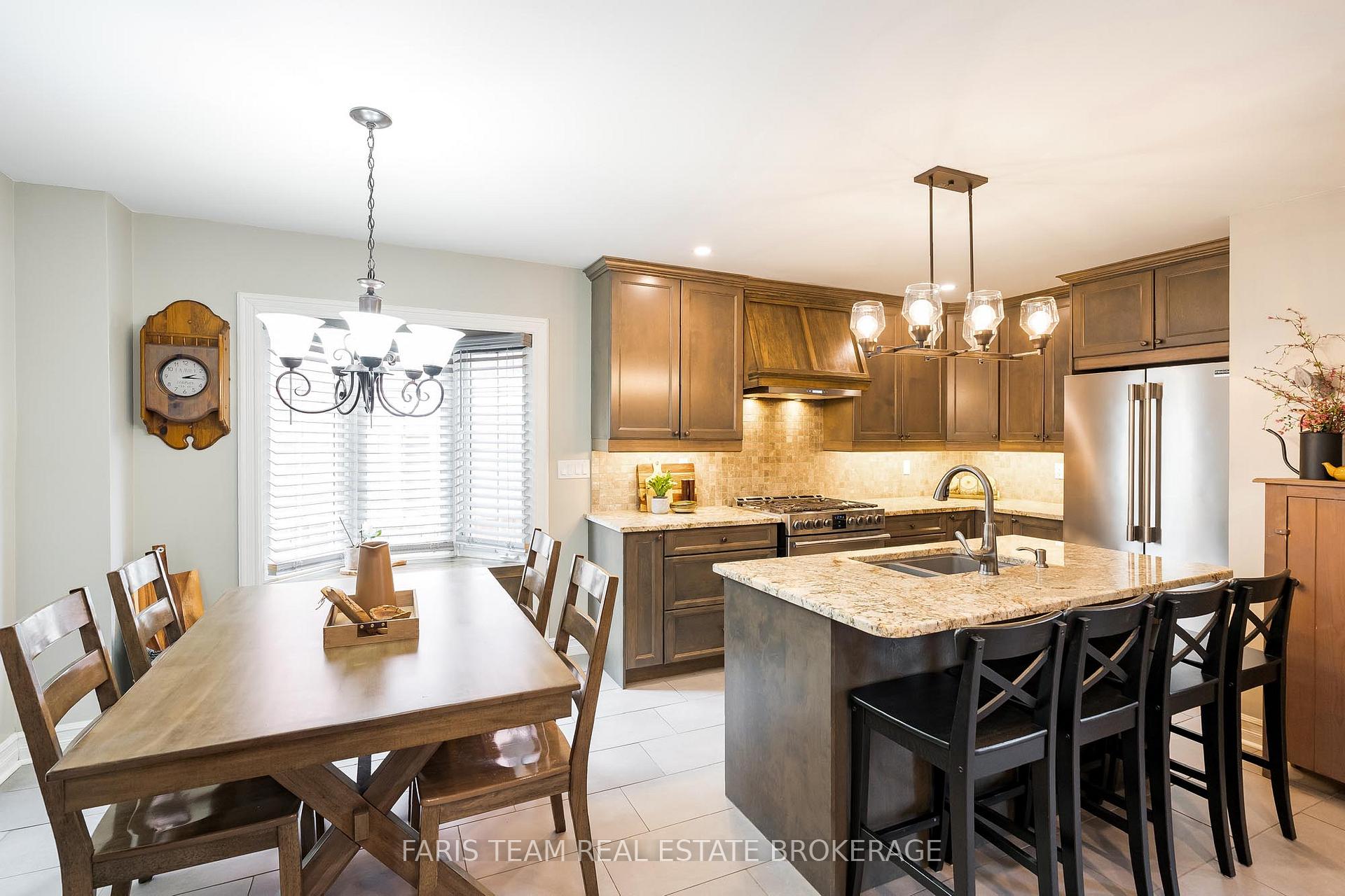 Photo 4 of 41 McDougall Drive, Barrie, West Bayfield — HOMEH