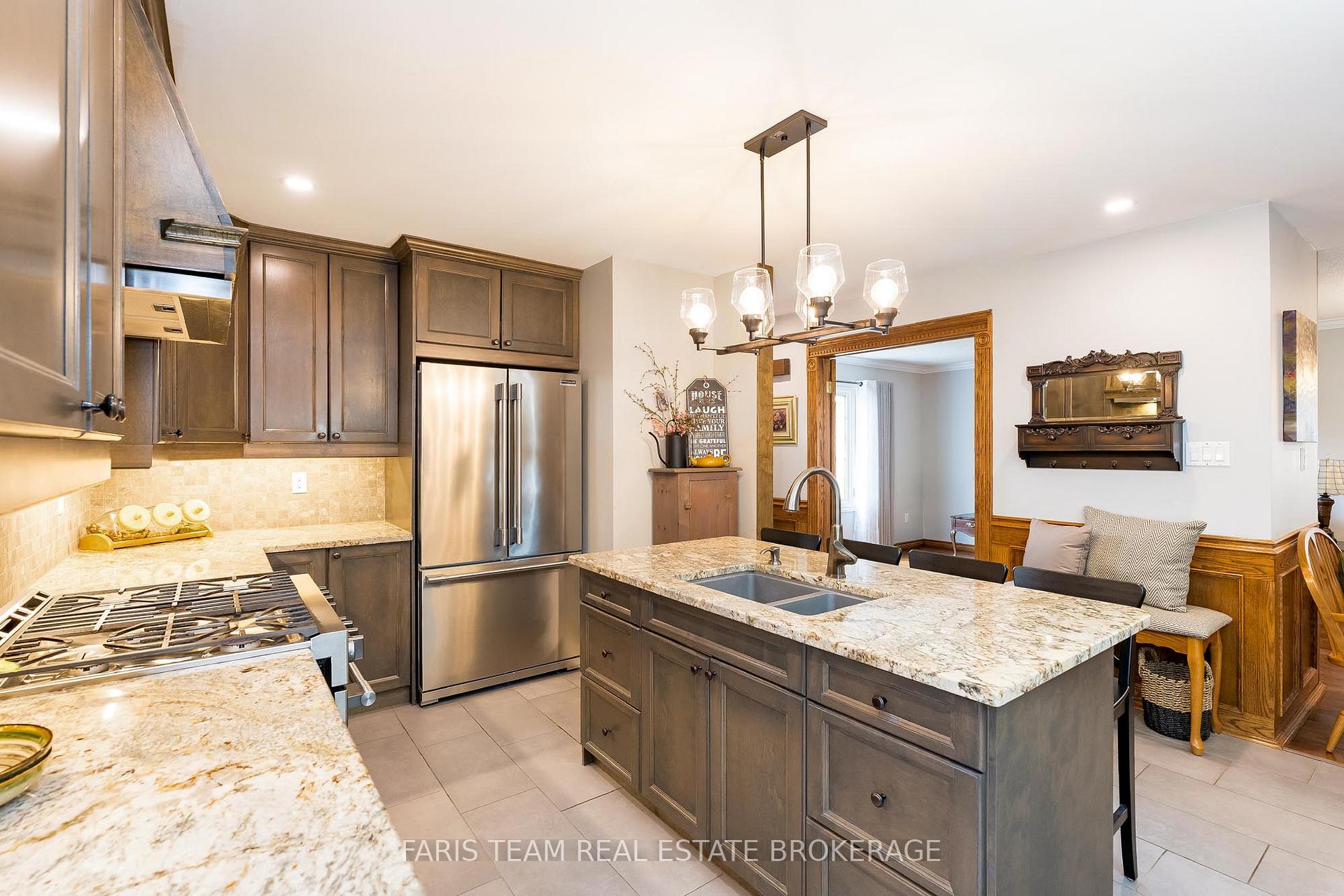 Photo 6 of 41 McDougall Drive, Barrie, West Bayfield — HOMEH