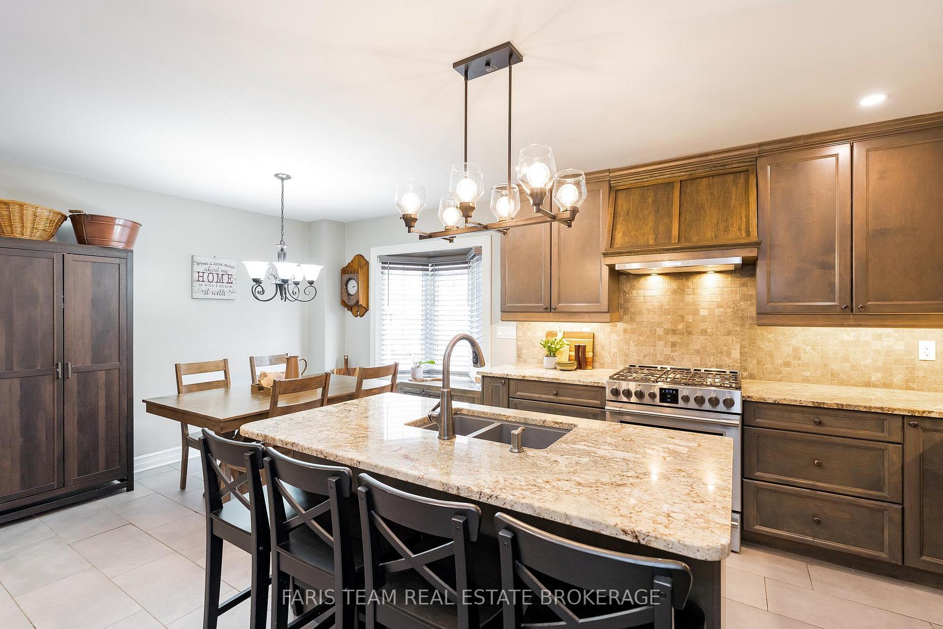 Photo 7 of 41 McDougall Drive, Barrie, West Bayfield — HOMEH