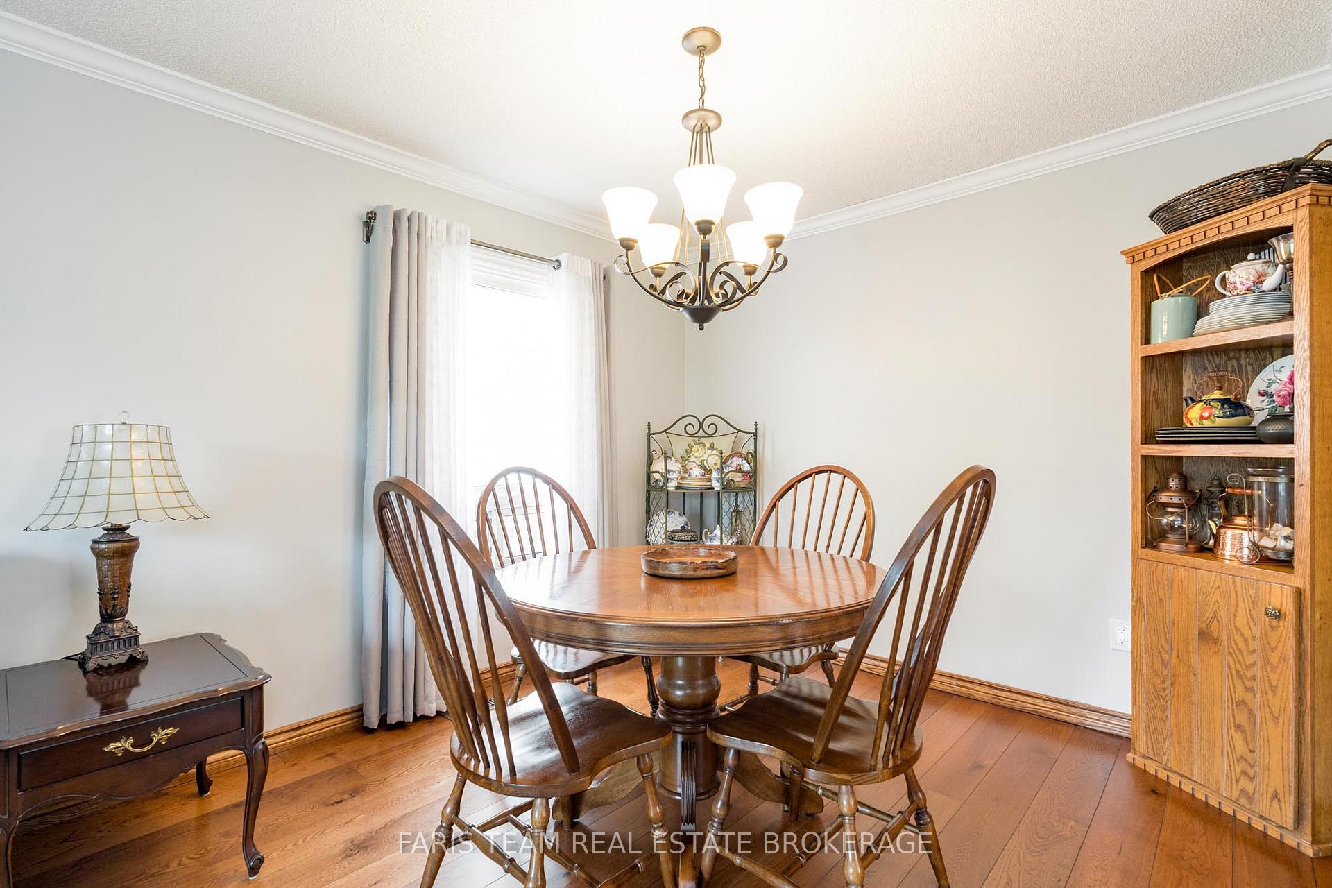 Photo 8 of 41 McDougall Drive, Barrie, West Bayfield — HOMEH