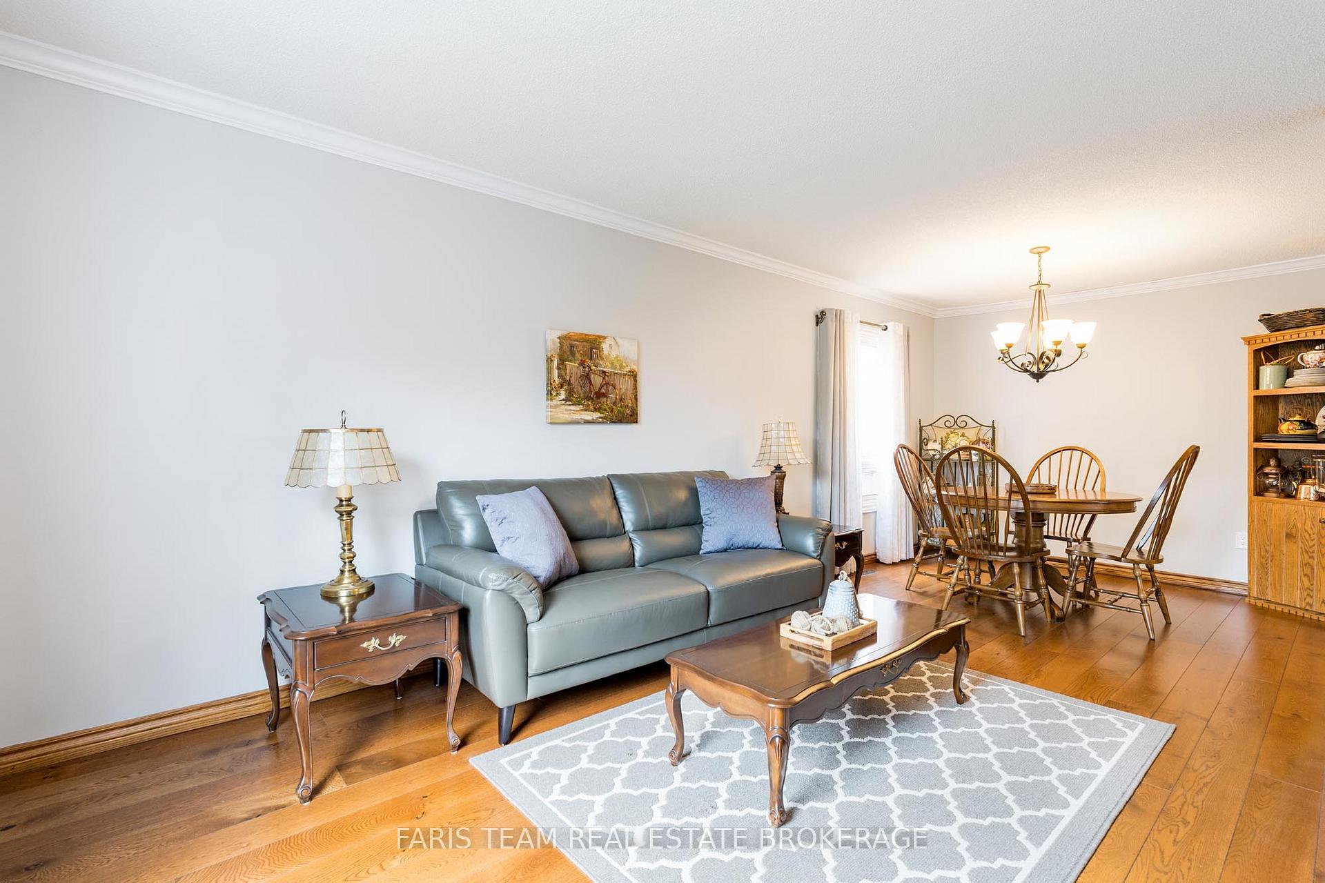 Photo 10 of 41 McDougall Drive, Barrie, West Bayfield — HOMEH