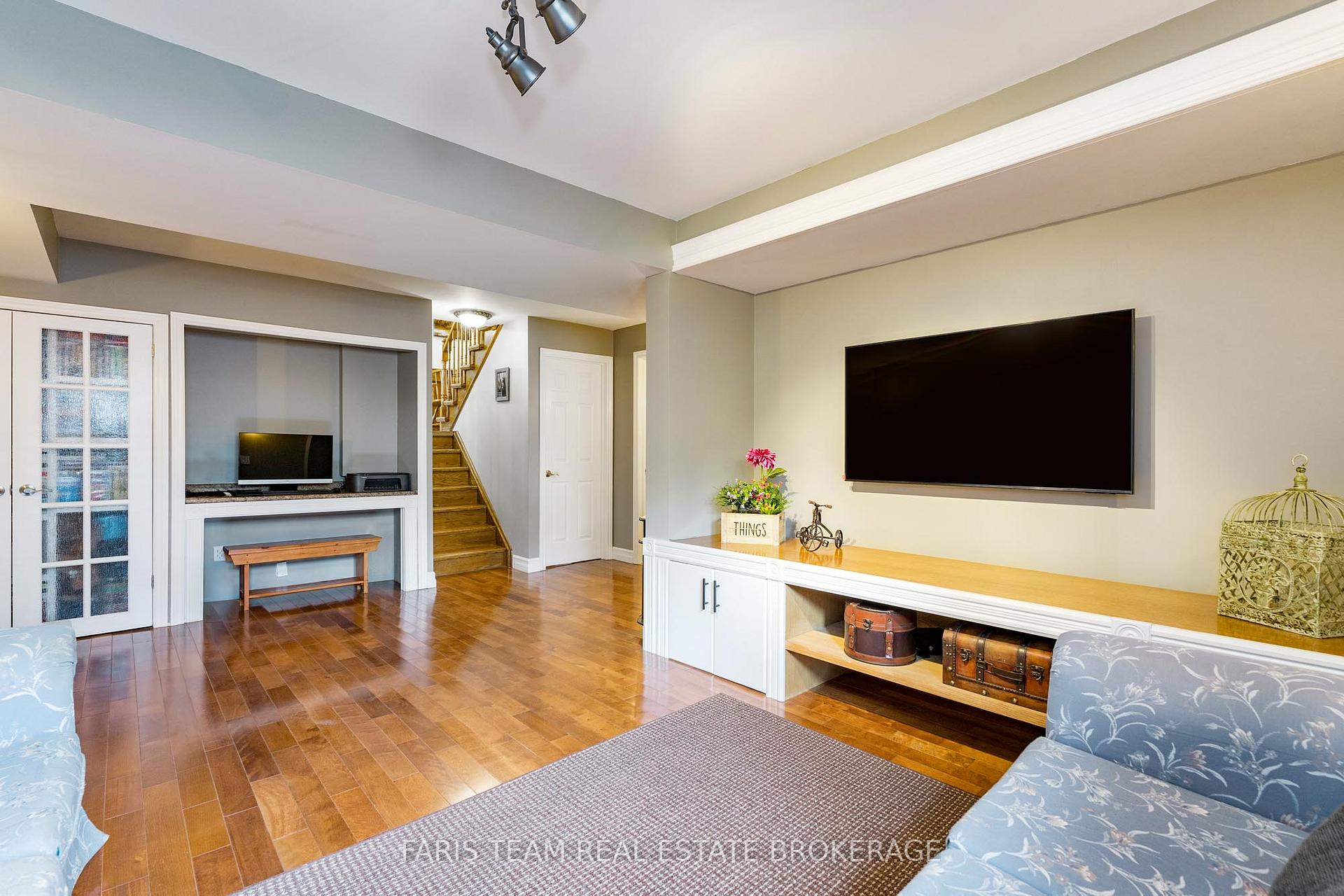 Photo 17 of 41 McDougall Drive, Barrie, West Bayfield — HOMEH