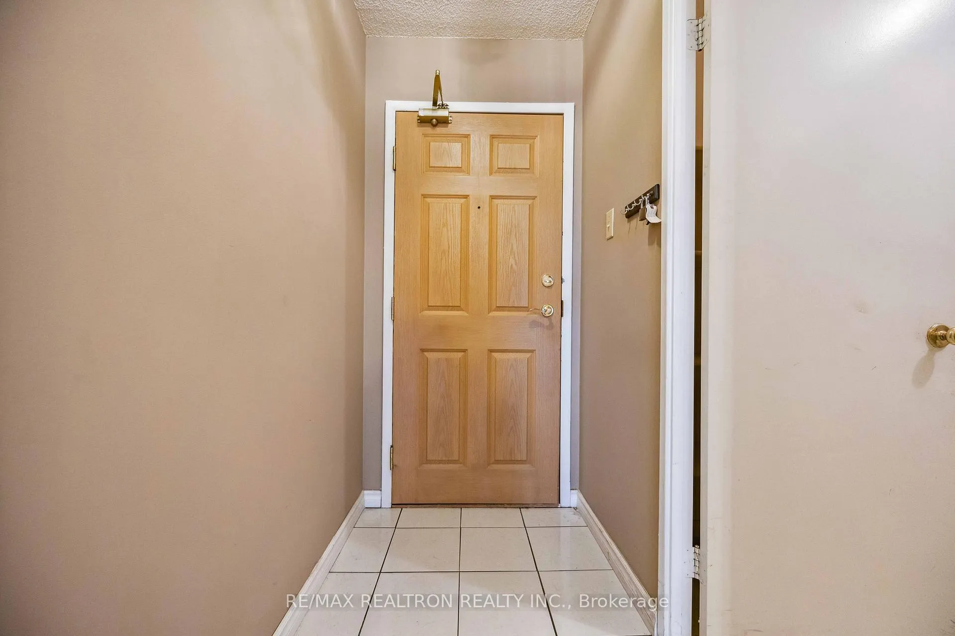 Photo 2 of Unit 1210, 2 Westney Road N, Ajax, Central West — HOMEH