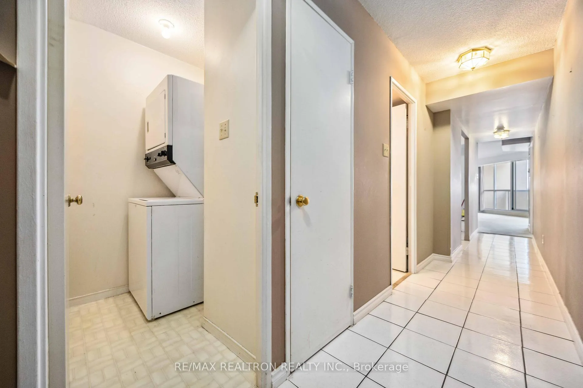 Photo 3 of Unit 1210, 2 Westney Road N, Ajax, Central West — HOMEH