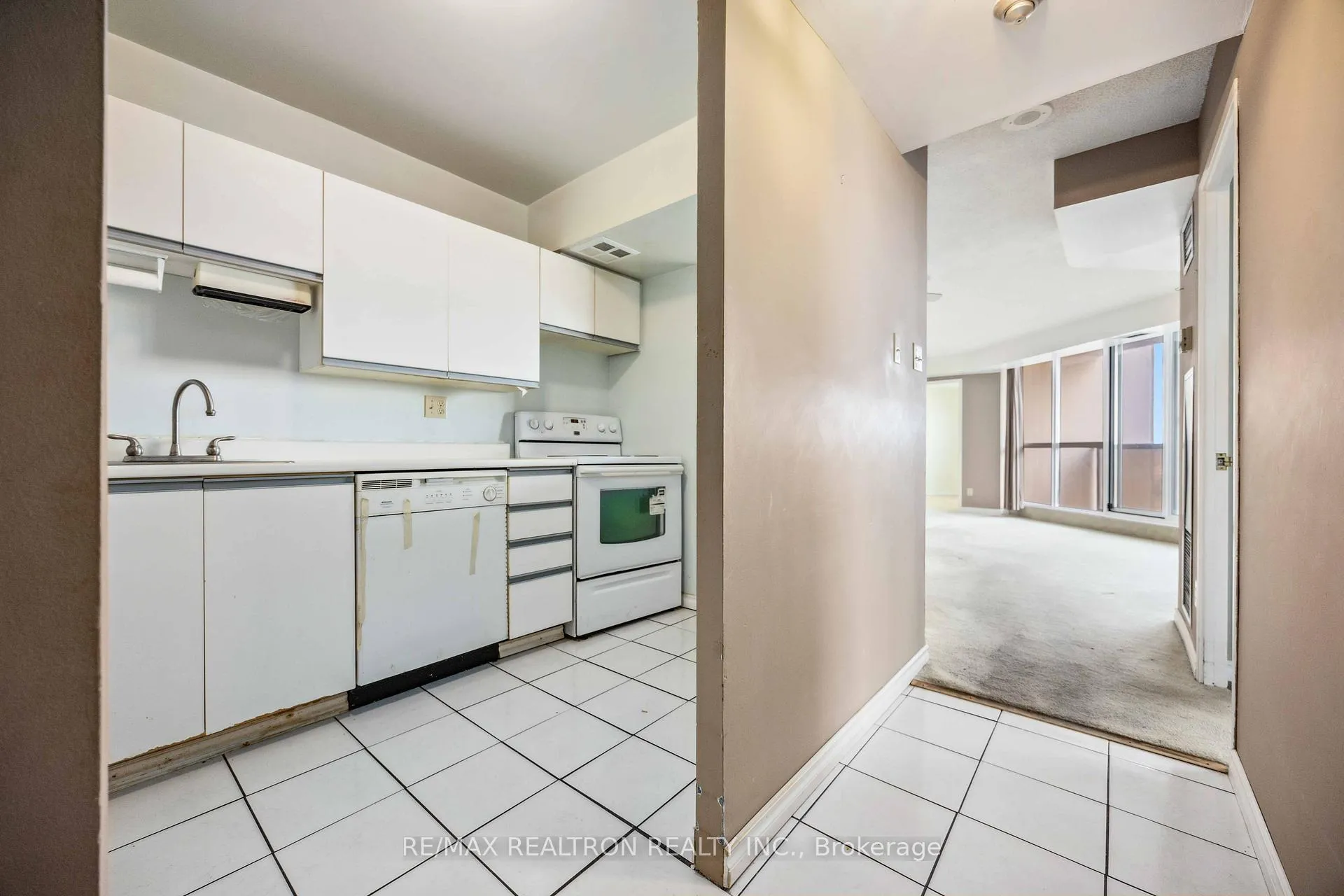 Photo 5 of Unit 1210, 2 Westney Road N, Ajax, Central West — HOMEH