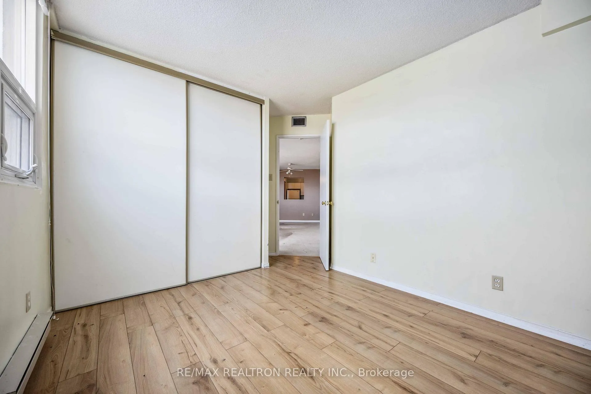 Photo 11 of Unit 1210, 2 Westney Road N, Ajax, Central West — HOMEH