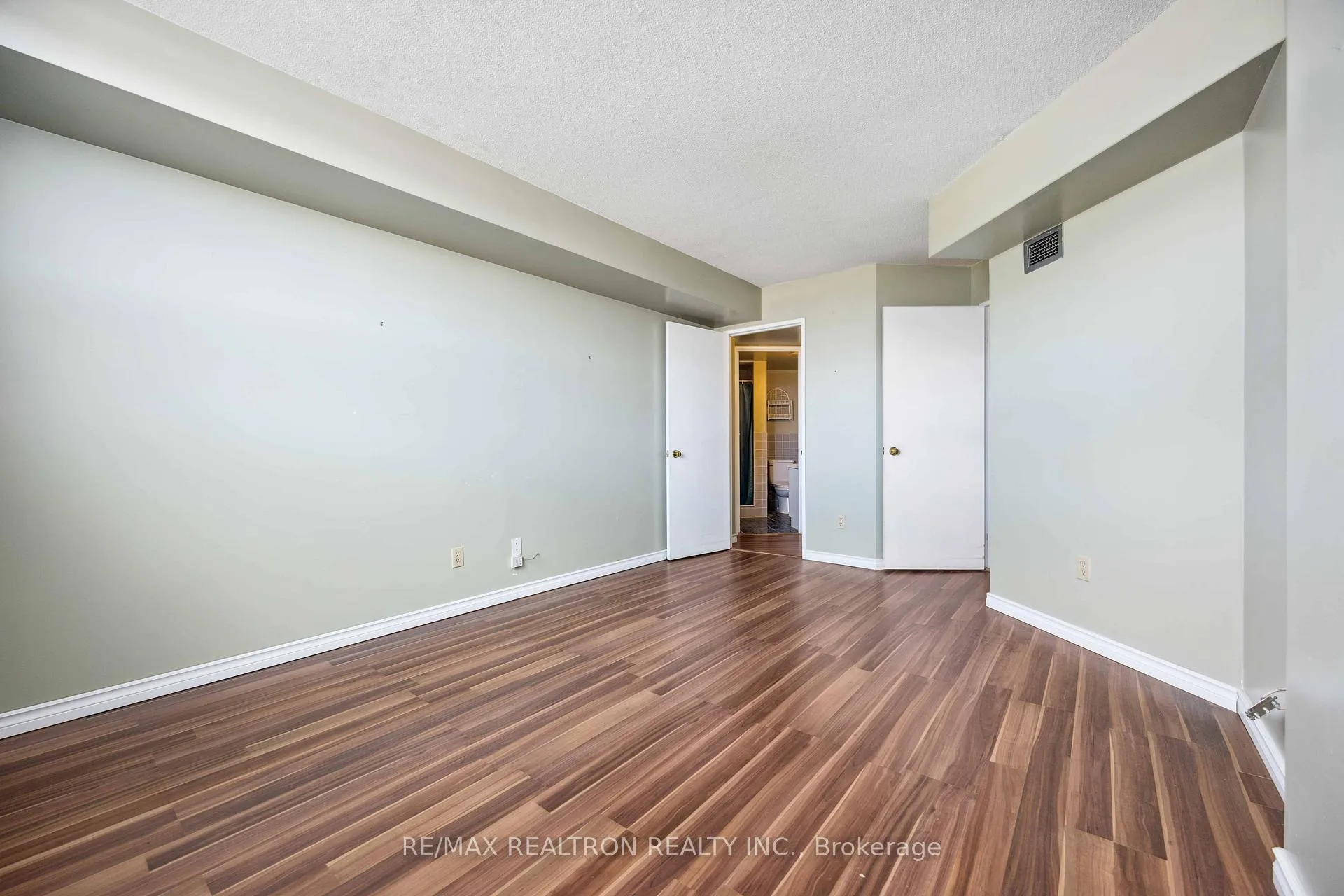 Photo 15 of Unit 1210, 2 Westney Road N, Ajax, Central West — HOMEH