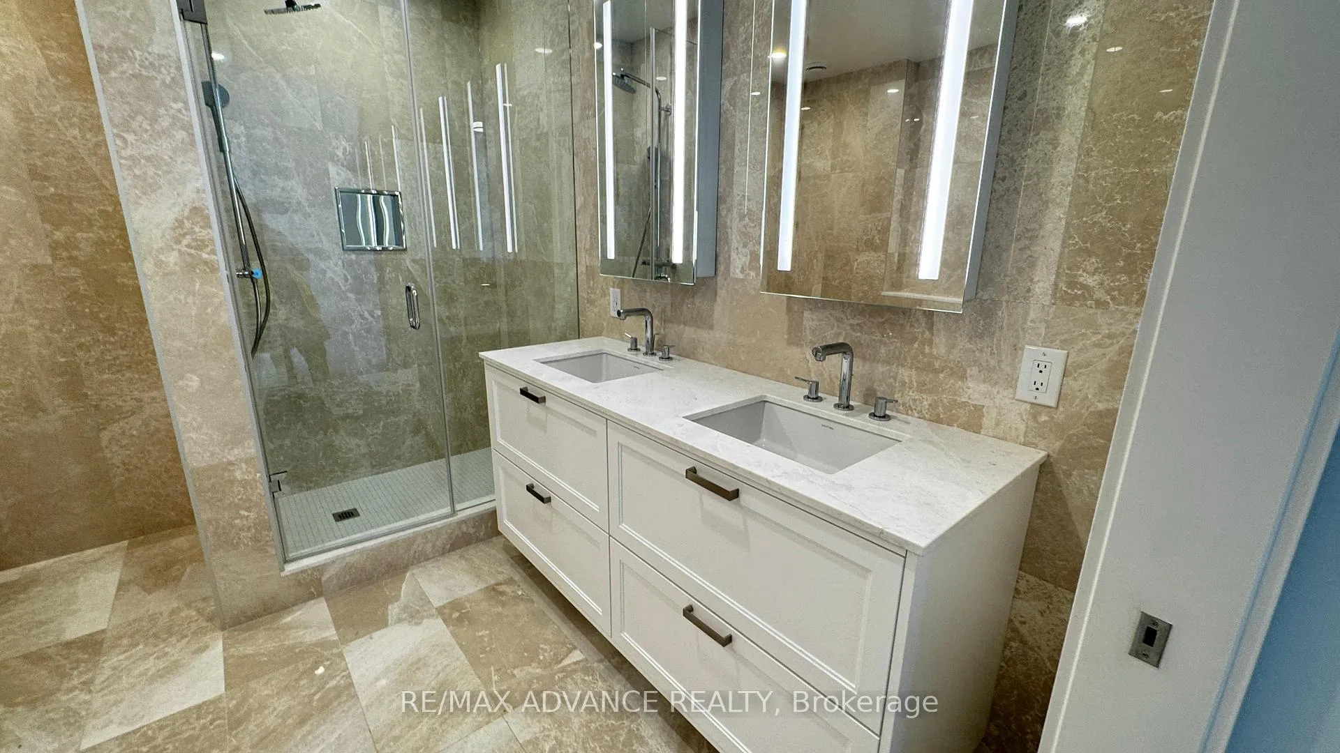Photo 11 of Unit GL17, 399 Royal Orchard Boulevard, Markham, Royal Orchard — HOMEH
