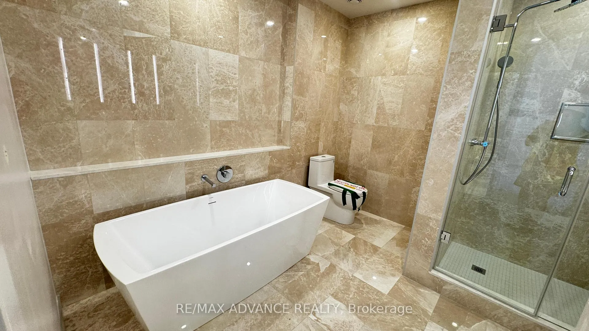 Photo 13 of Unit GL17, 399 Royal Orchard Boulevard, Markham, Royal Orchard — HOMEH