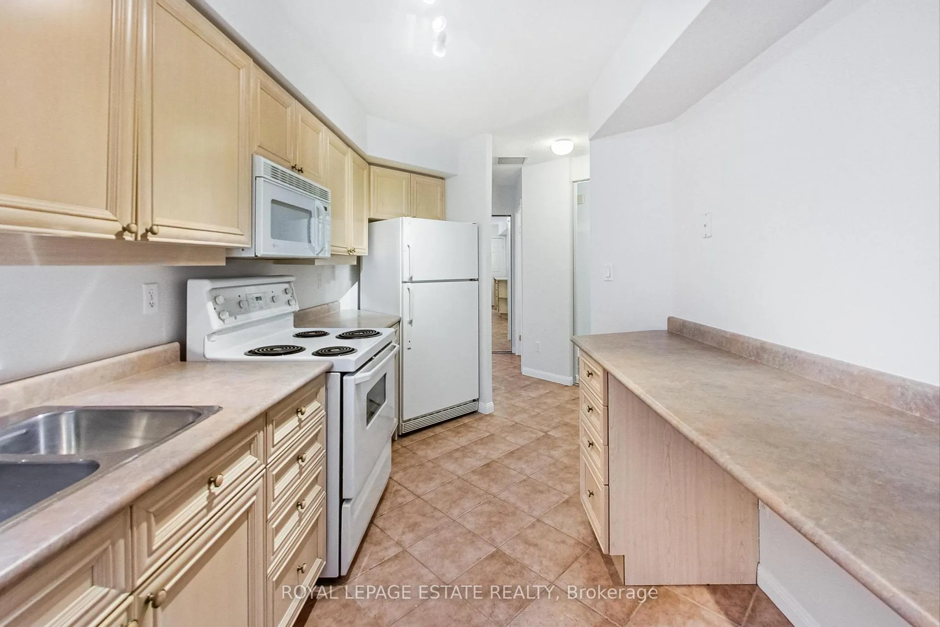 Photo 9 of Unit 202, 2365 Queen Street E, Toronto, The Beaches — HOMEH