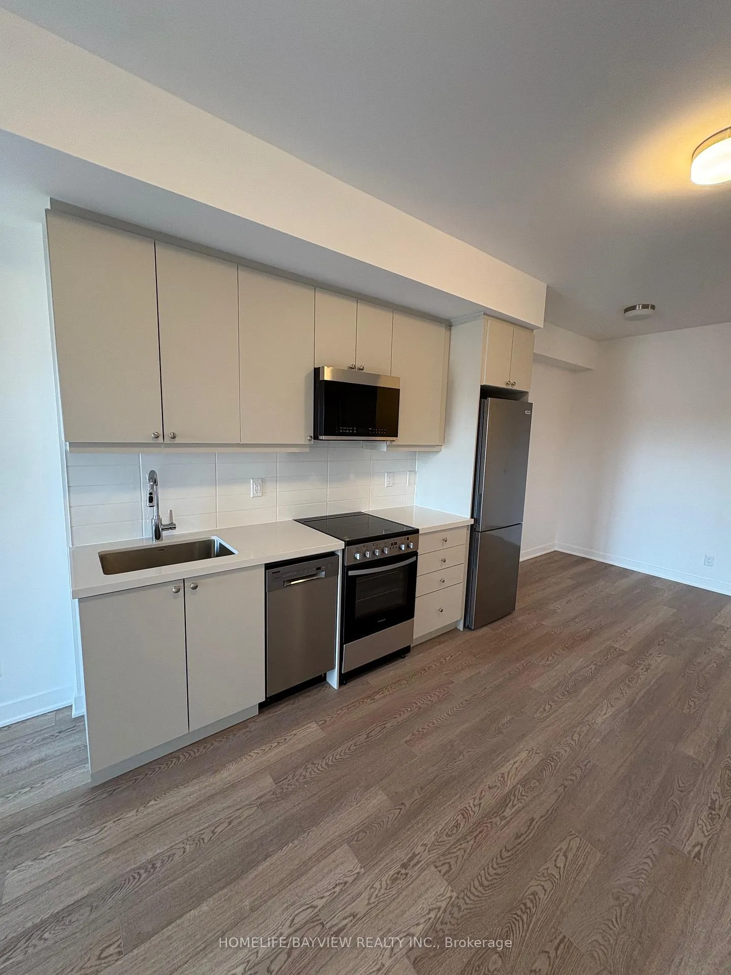 Photo 8 of Unit 607, 55 Clarington Boulevard, Clarington, Bowmanville — HOMEH