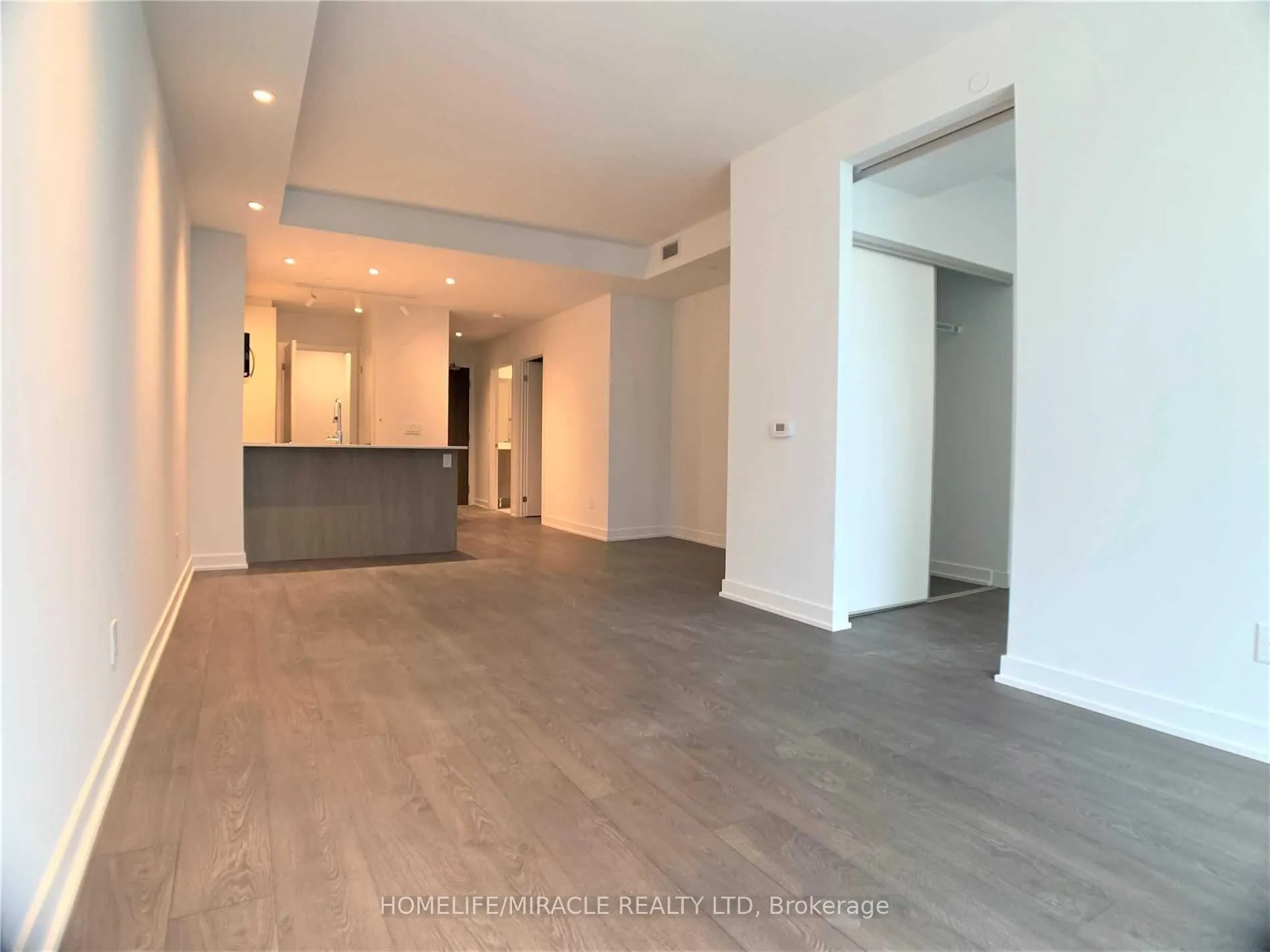 Photo 2 of Unit 2212, 1926 Lakeshore Boulevard W, Toronto, High Park-Swansea — HOMEH