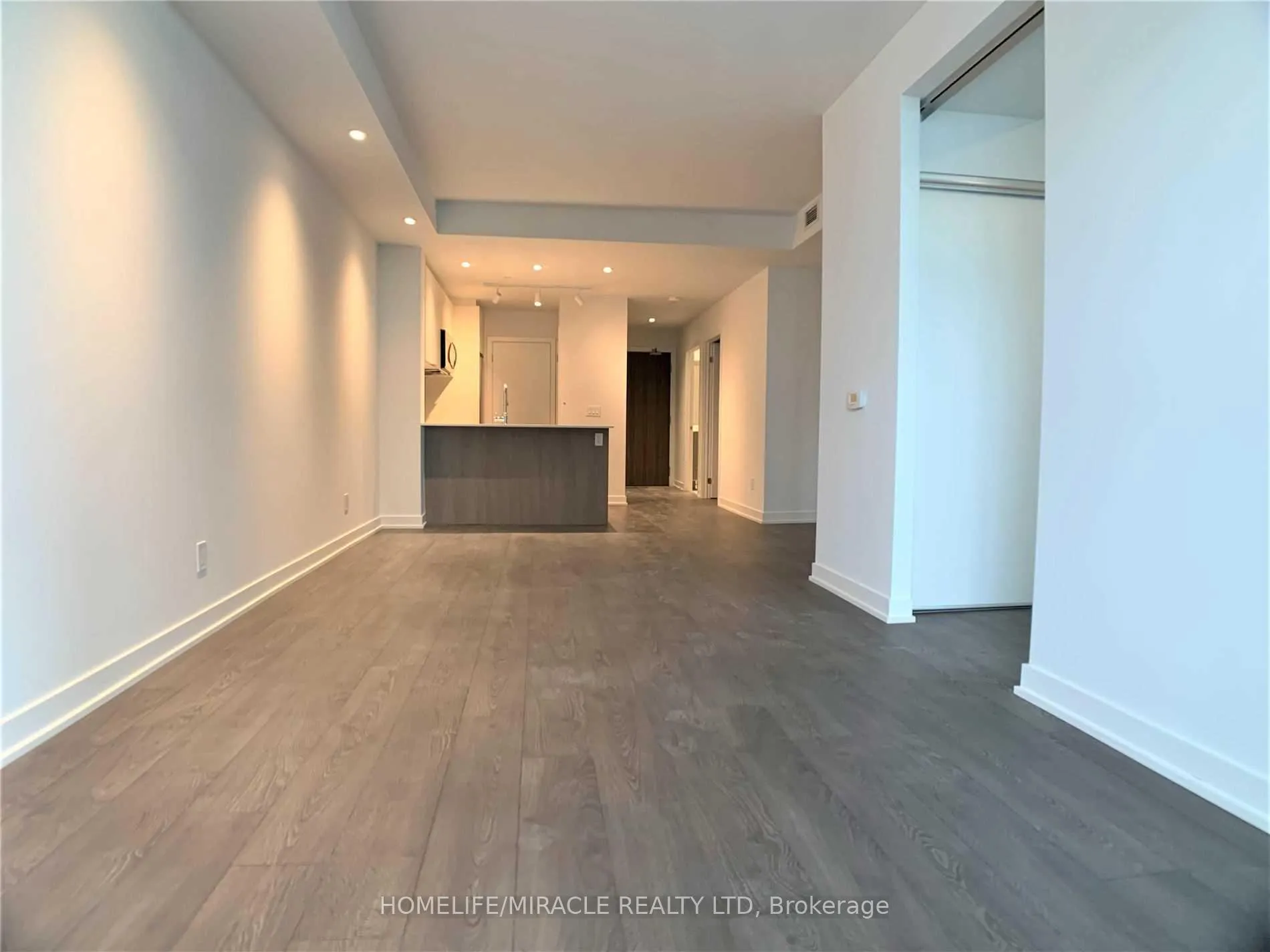 Photo 3 of Unit 2212, 1926 Lakeshore Boulevard W, Toronto, High Park-Swansea — HOMEH