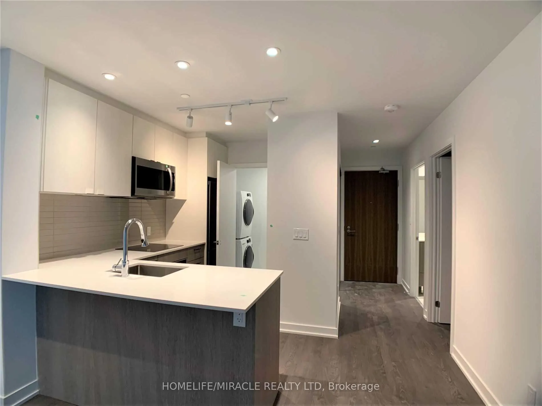 Photo 4 of Unit 2212, 1926 Lakeshore Boulevard W, Toronto, High Park-Swansea — HOMEH