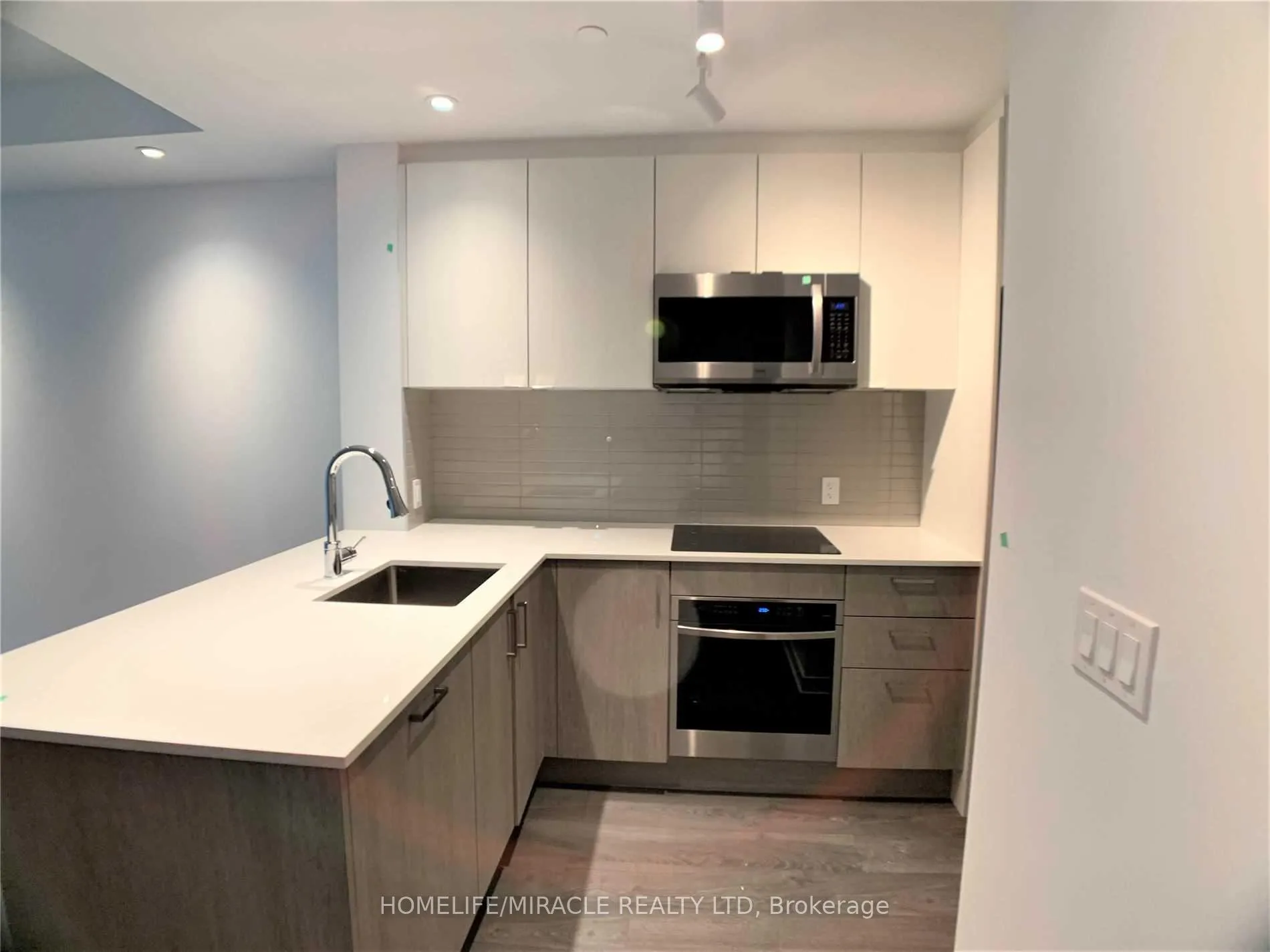 Photo 5 of Unit 2212, 1926 Lakeshore Boulevard W, Toronto, High Park-Swansea — HOMEH