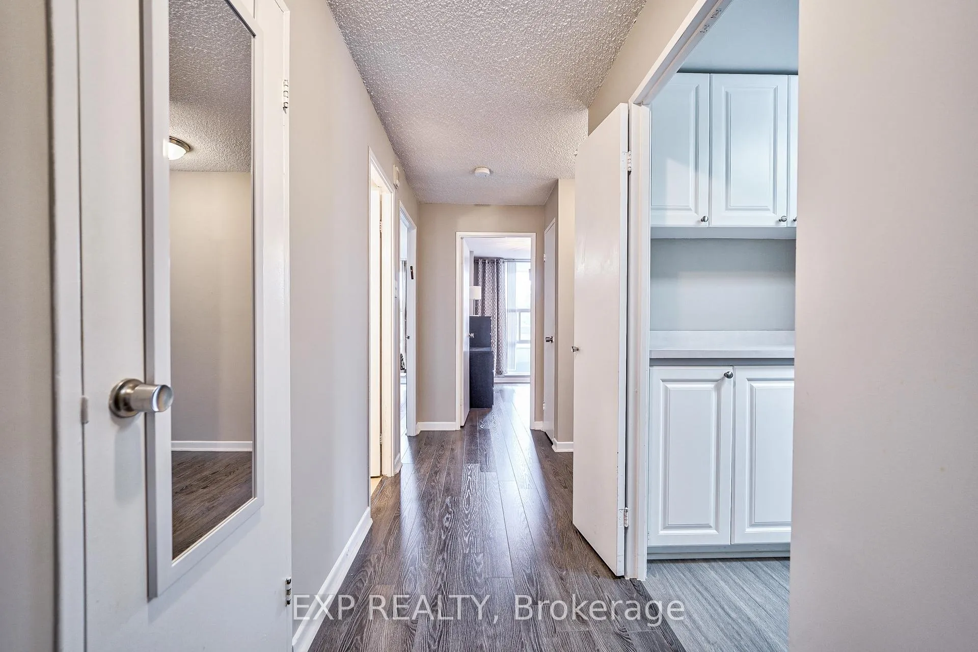 Photo 7 of Unit 401, 60 Inverlochy Boulevard, Markham, Royal Orchard — HOMEH