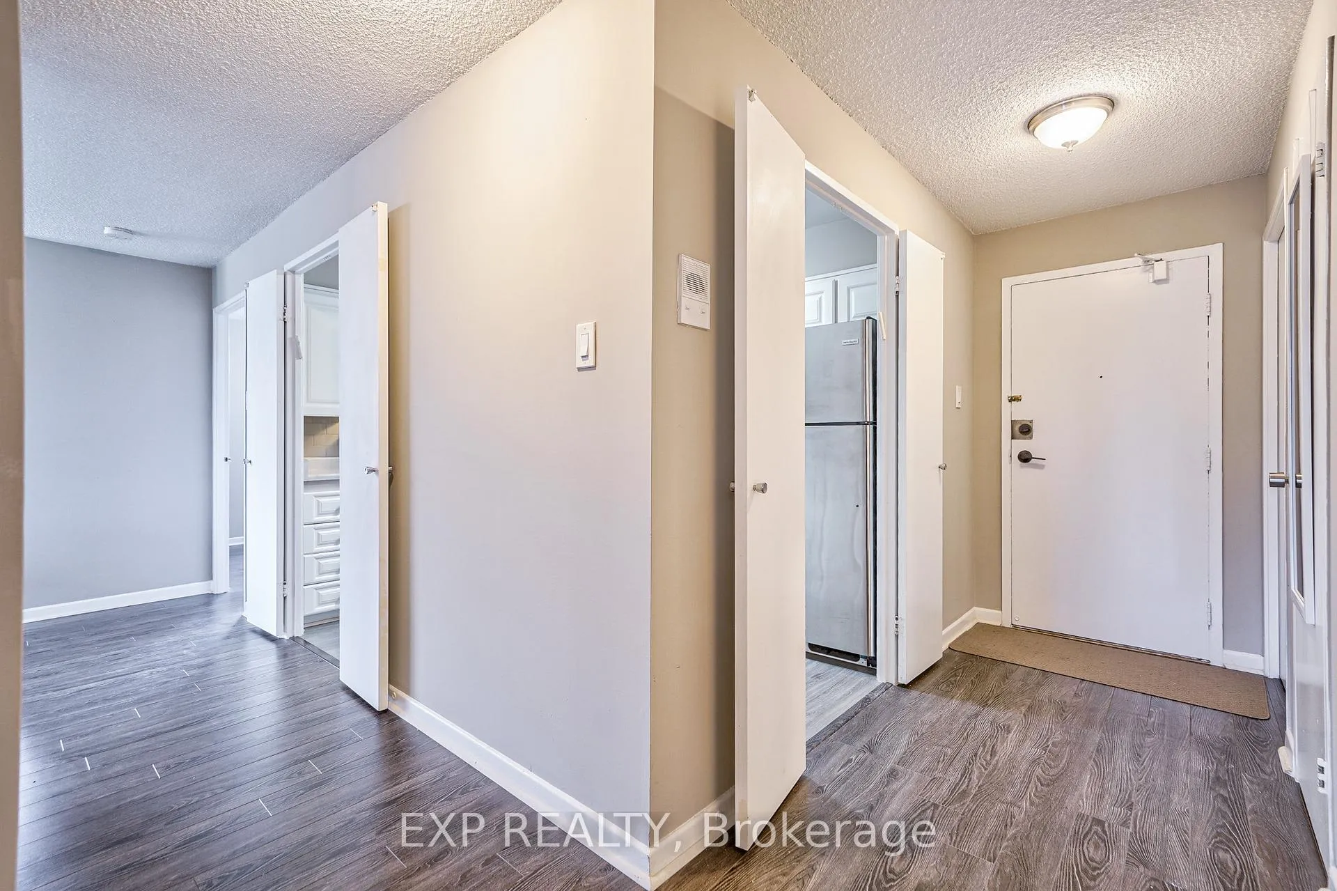Photo 8 of Unit 401, 60 Inverlochy Boulevard, Markham, Royal Orchard — HOMEH