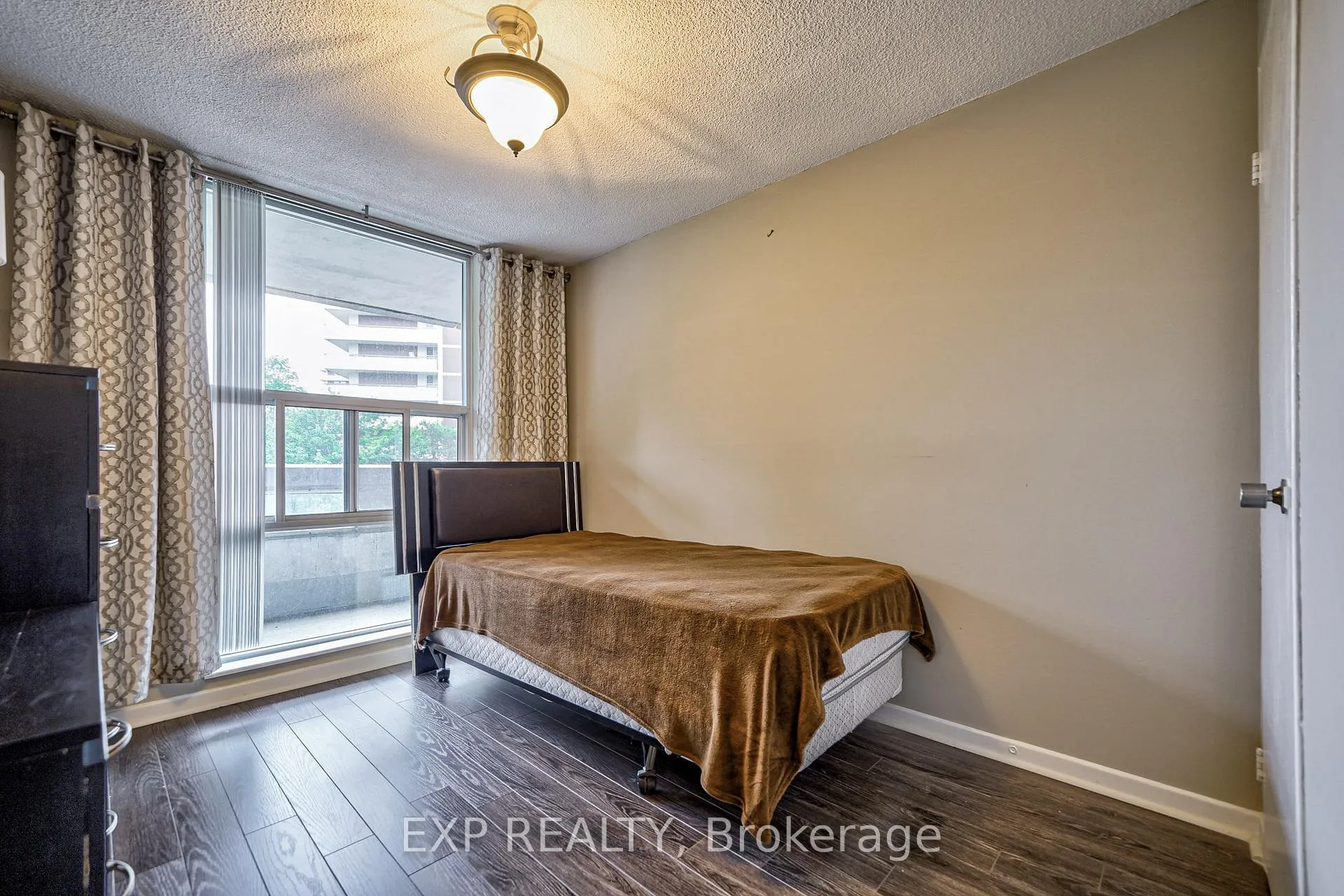 Photo 17 of Unit 401, 60 Inverlochy Boulevard, Markham, Royal Orchard — HOMEH
