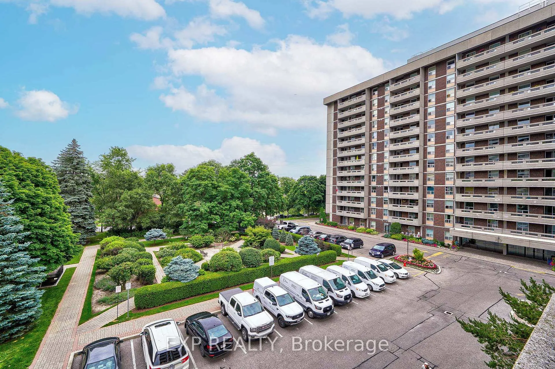 Photo 20 of Unit 401, 60 Inverlochy Boulevard, Markham, Royal Orchard — HOMEH