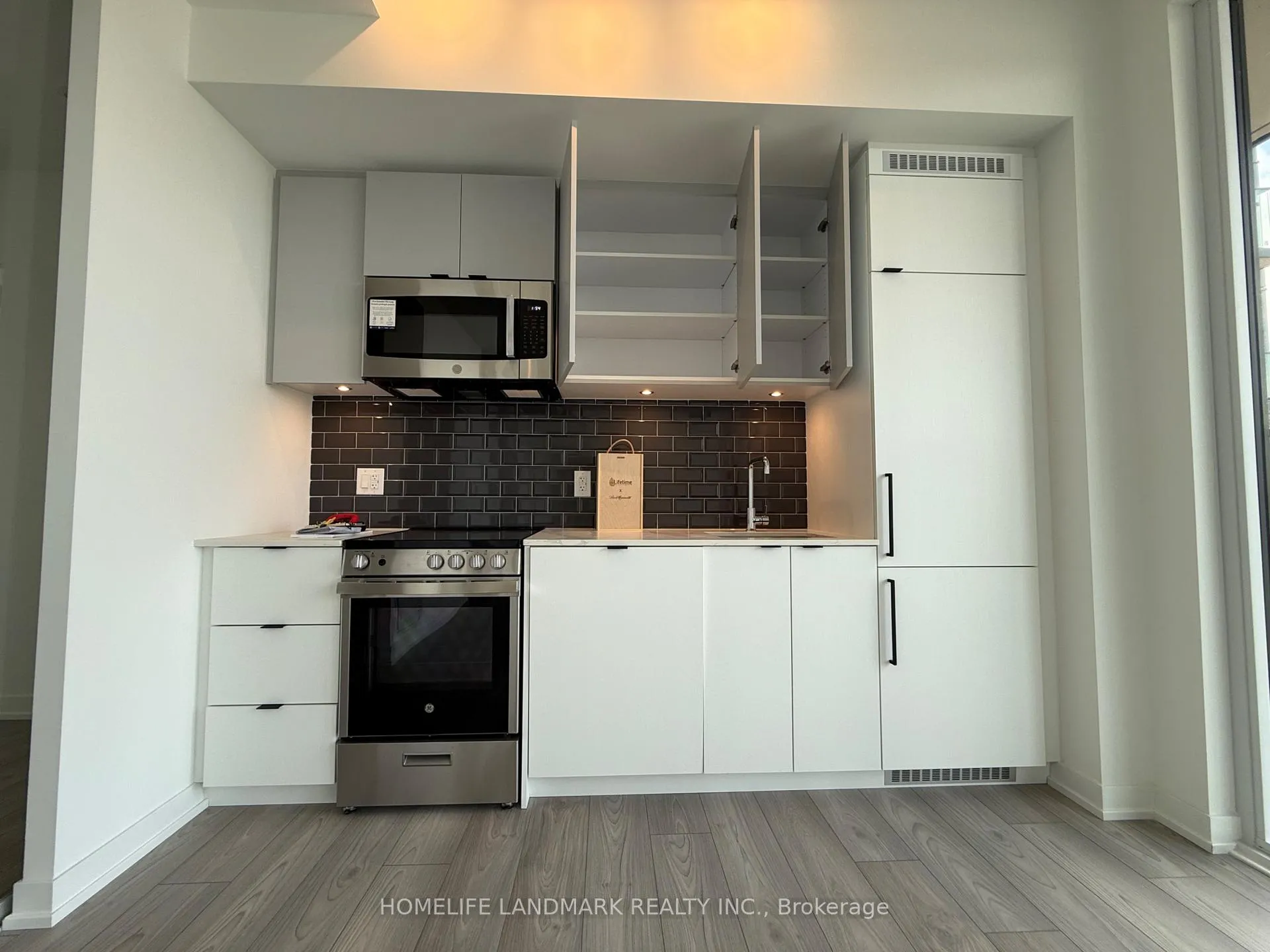 Photo 4 of Unit 1202, 285 Dufferin Street, Toronto, South Parkdale — HOMEH