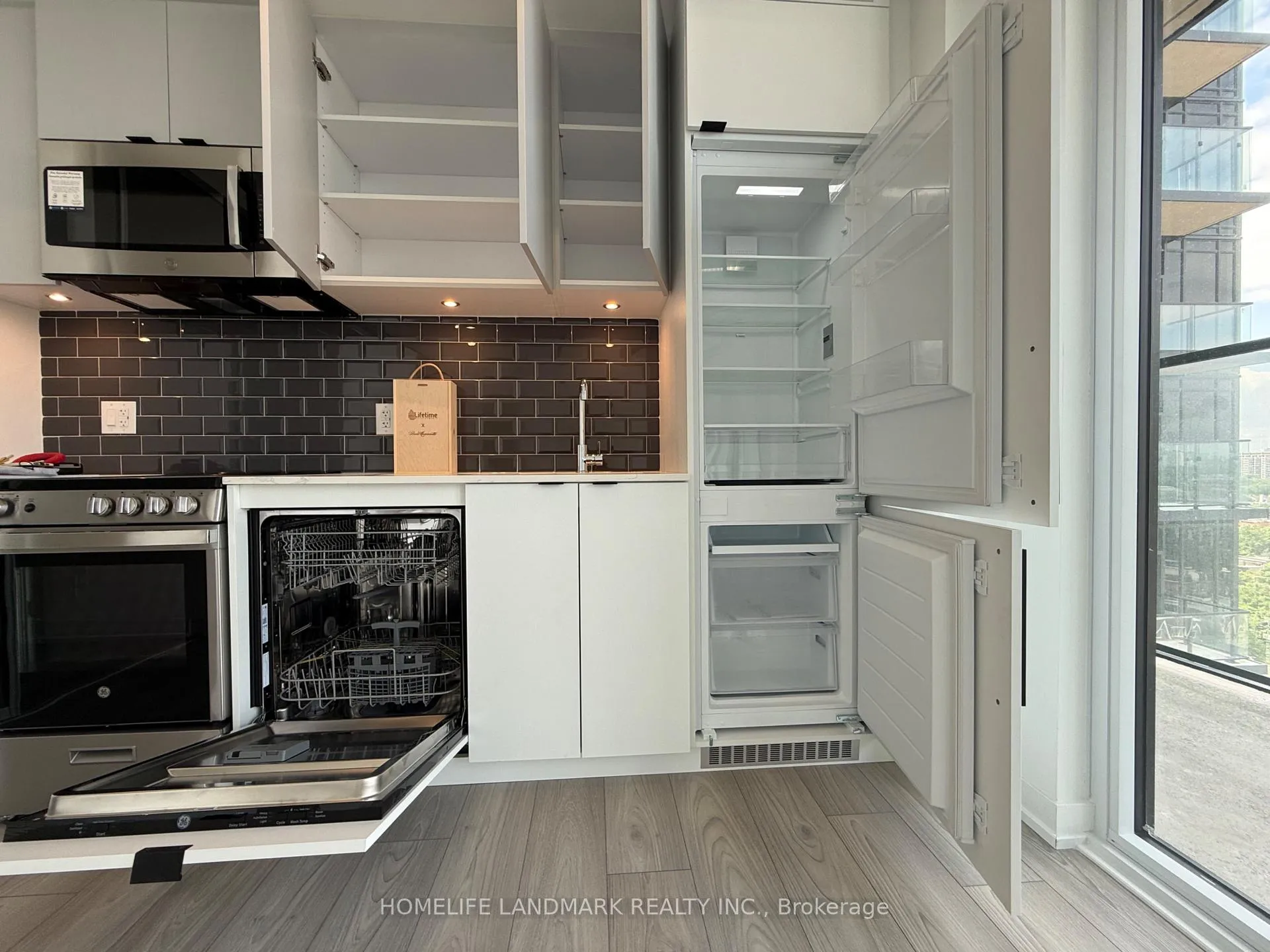 Photo 6 of Unit 1202, 285 Dufferin Street, Toronto, South Parkdale — HOMEH