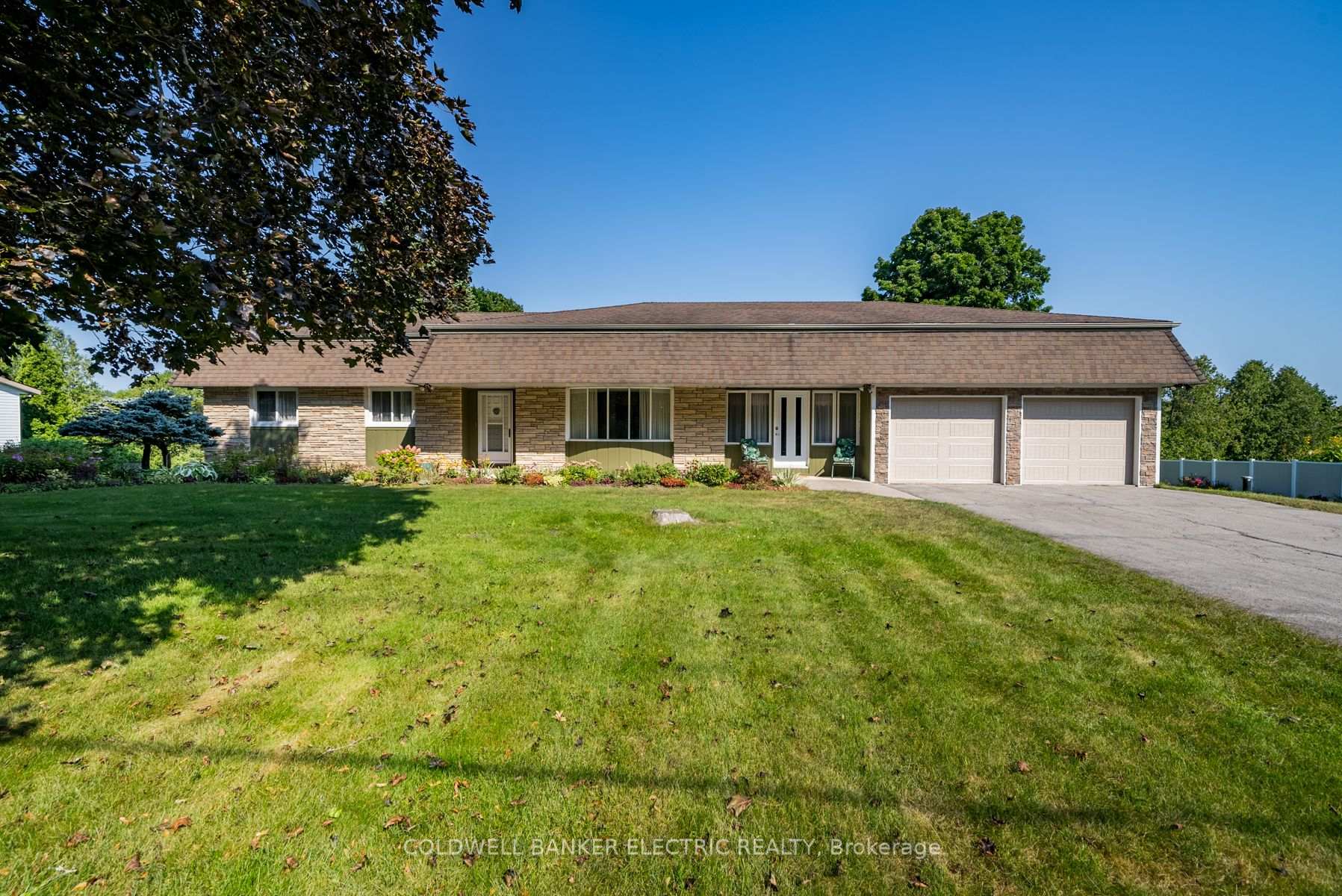 Photo 4 of 2534 Sherbrooke Street W, Cavan Monaghan, Cavan-Monaghan — HOMEH