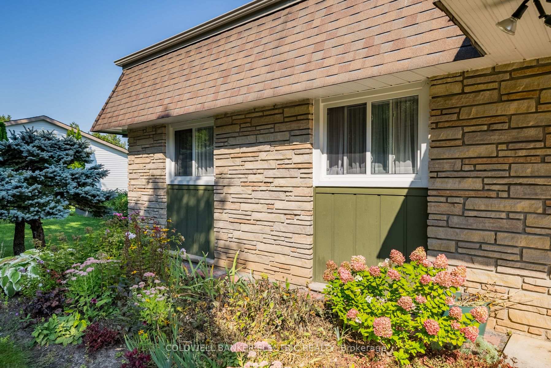 Photo 6 of 2534 Sherbrooke Street W, Cavan Monaghan, Cavan-Monaghan — HOMEH