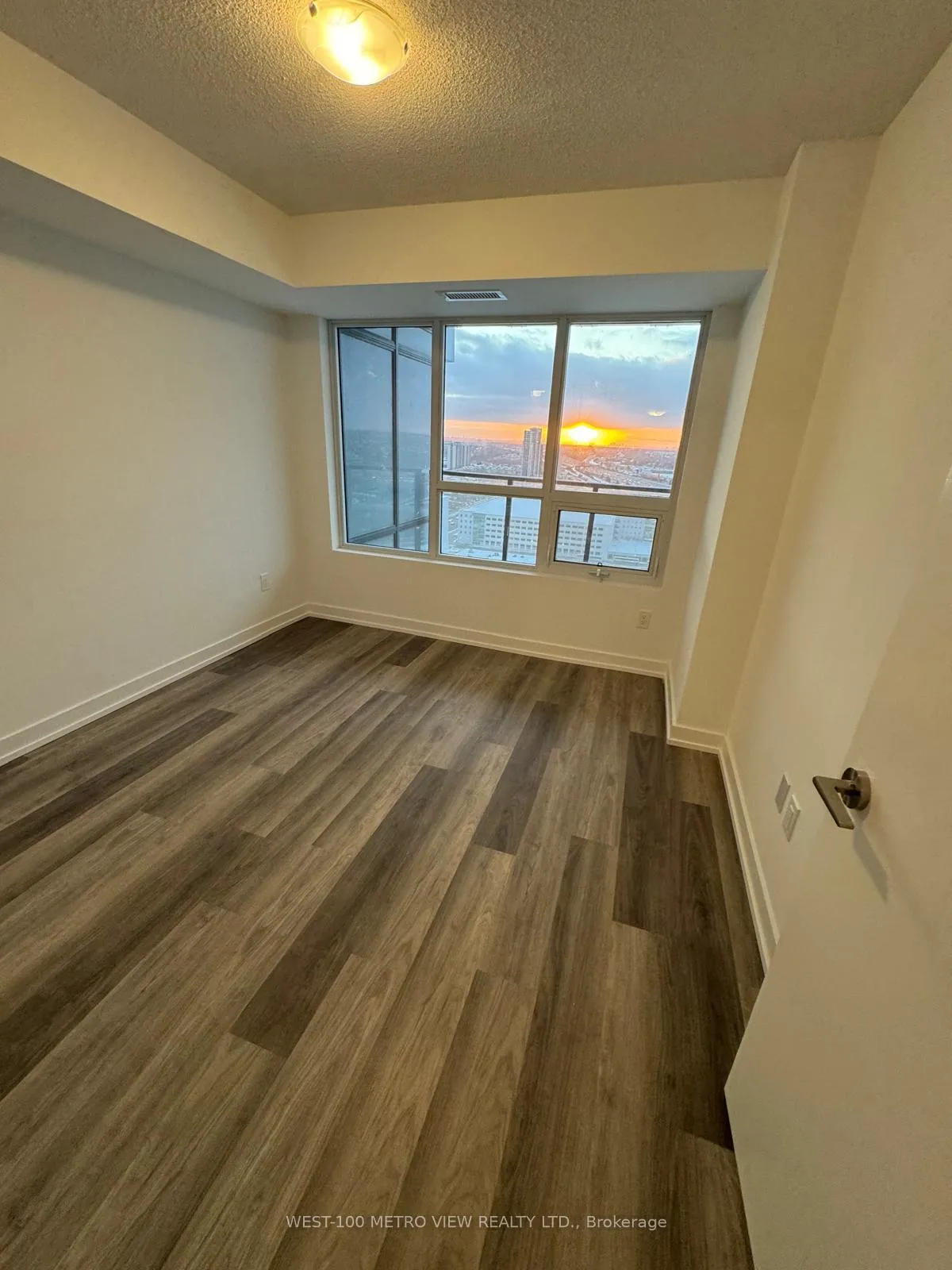Photo 3 of Unit 2211, 1435 Celebration Drive, Pickering, Bay Ridges — HOMEH
