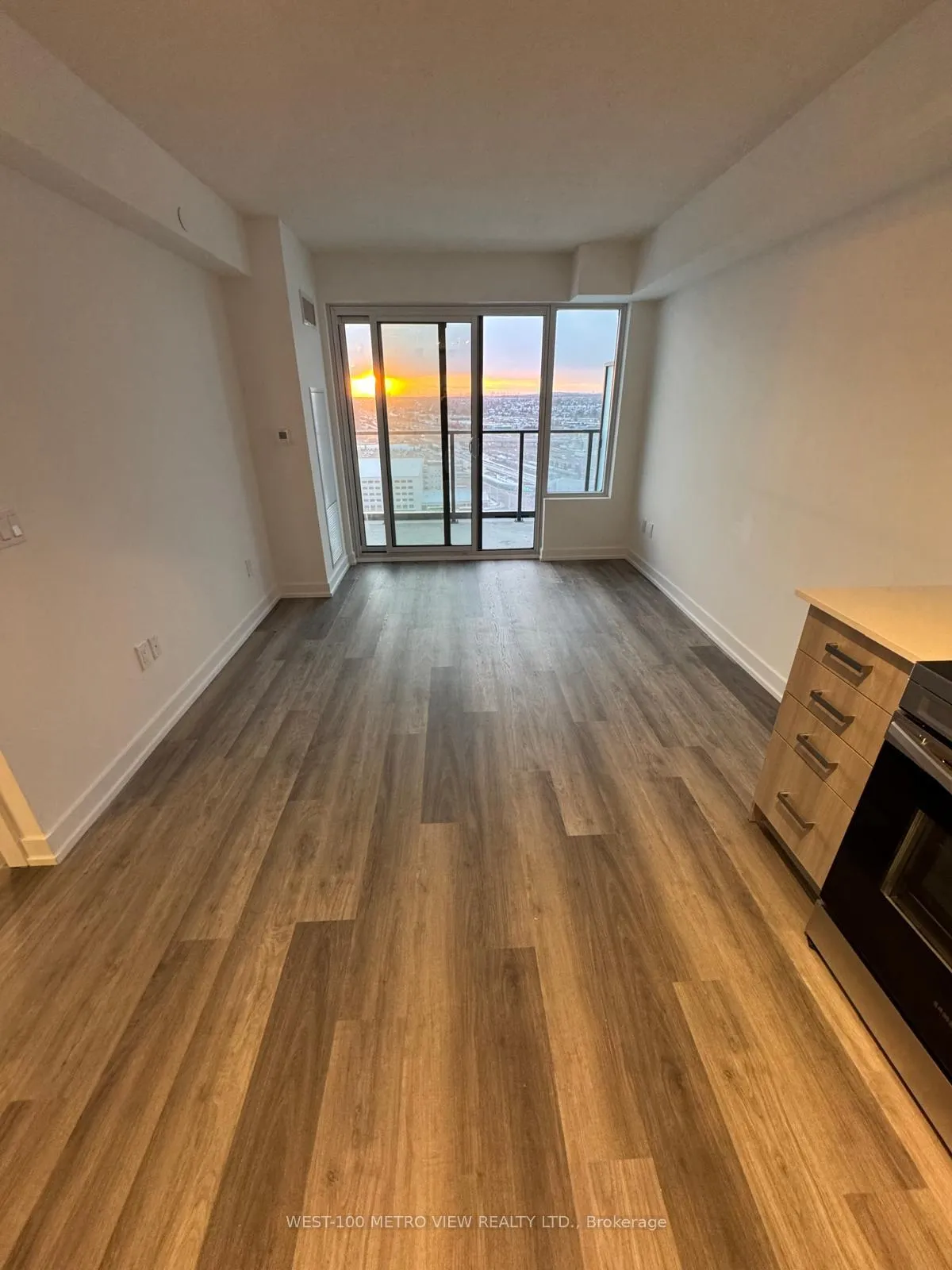 Photo 4 of Unit 2211, 1435 Celebration Drive, Pickering, Bay Ridges — HOMEH