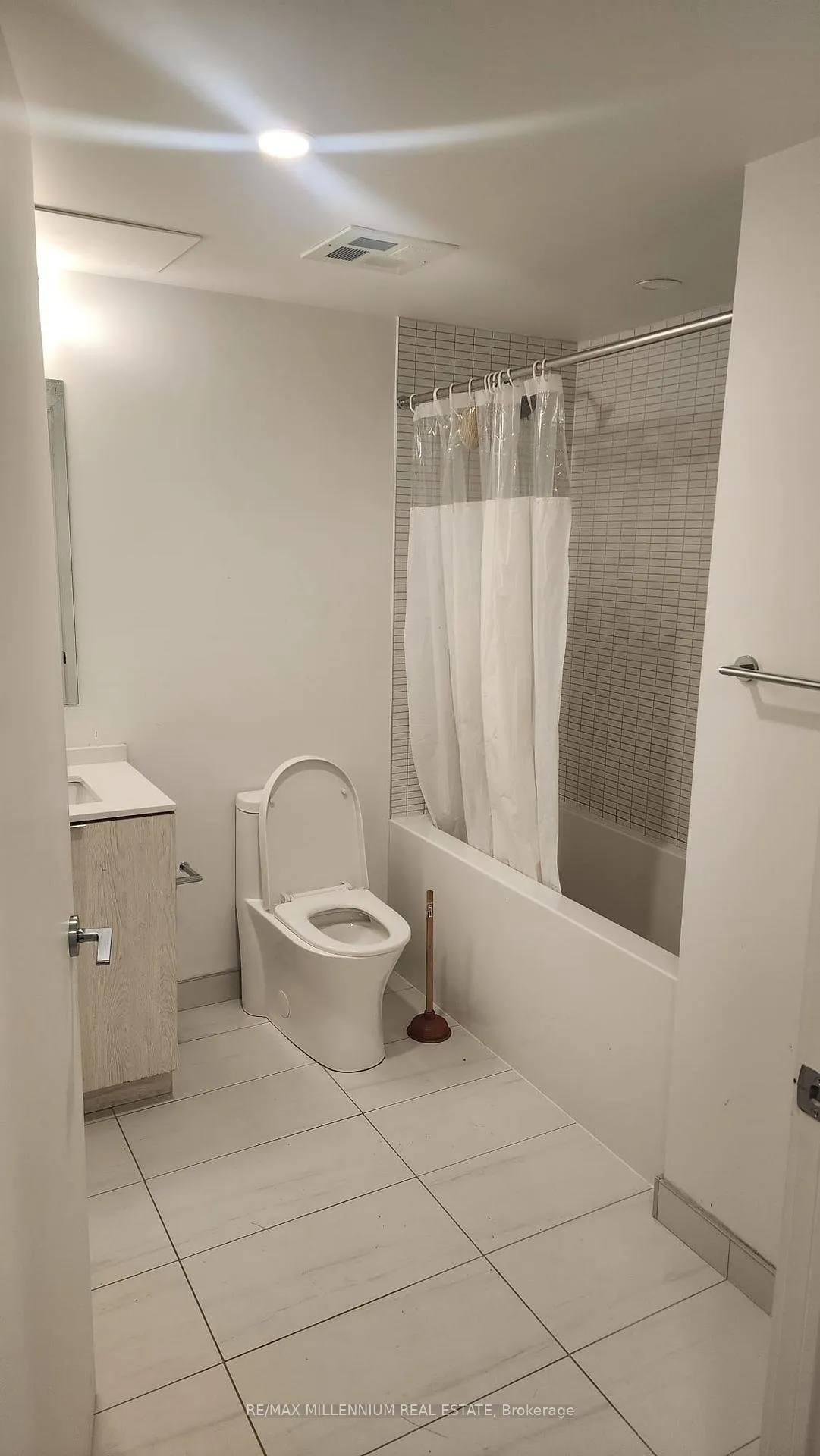 Photo 3 of Unit 1413, 1 Jarvis Street, Hamilton, Beasley — HOMEH