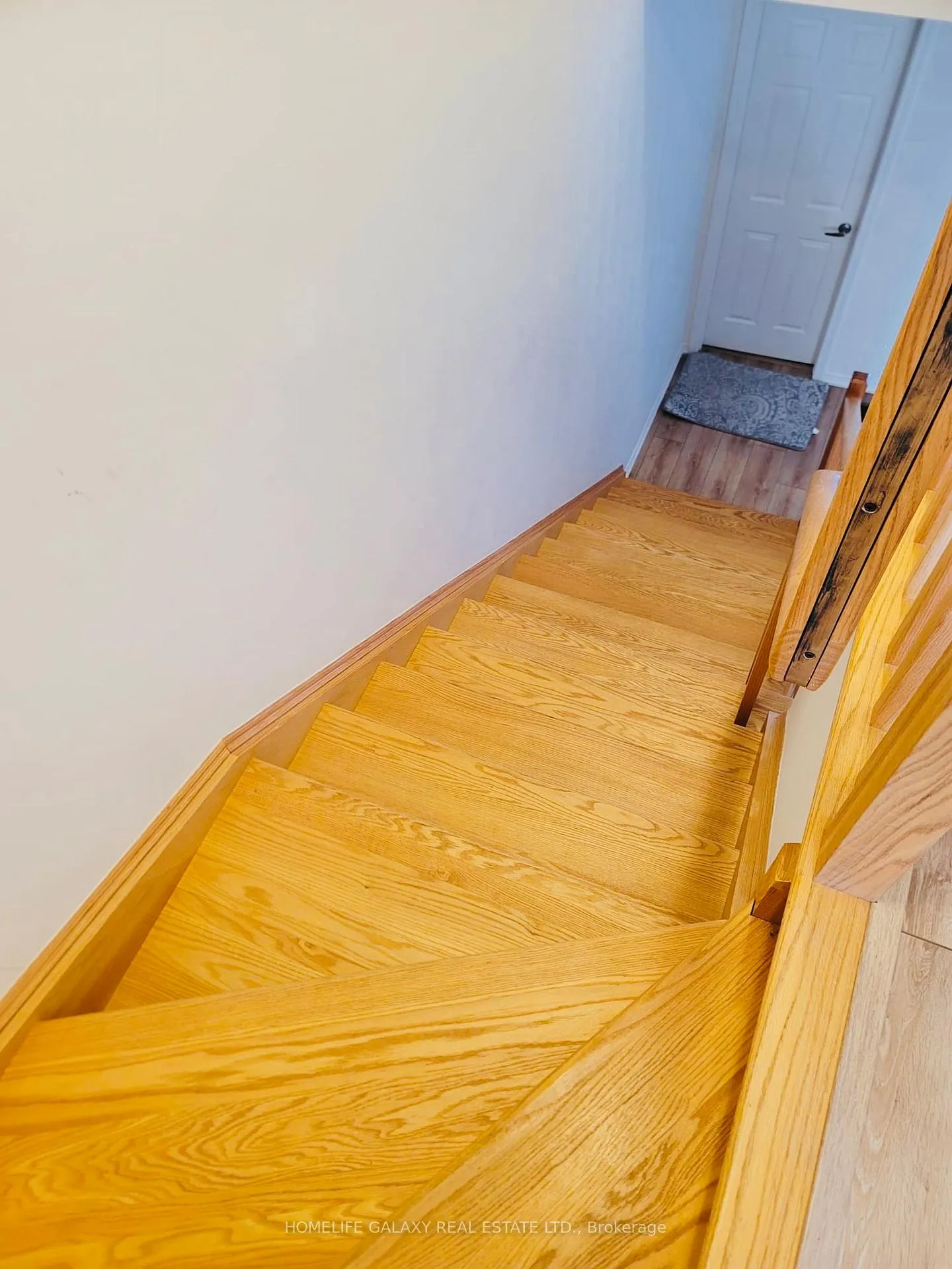 Photo 3 of 239 Royal Northern Path, Oshawa, Windfields — HOMEH