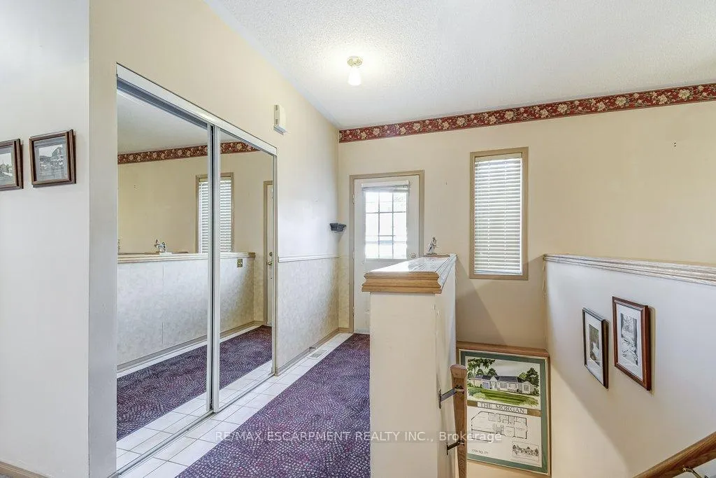 Photo 5 of 192 Silverbirch Boulevard, Hamilton, Mount Hope — HOMEH
