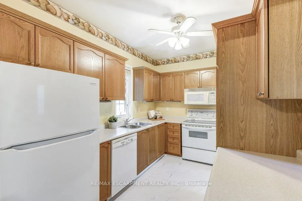 Photo 13 of 192 Silverbirch Boulevard, Hamilton, Mount Hope — HOMEH