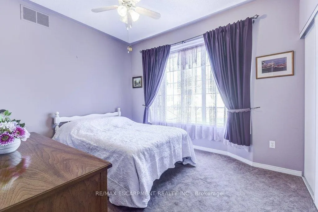 Photo 17 of 192 Silverbirch Boulevard, Hamilton, Mount Hope — HOMEH
