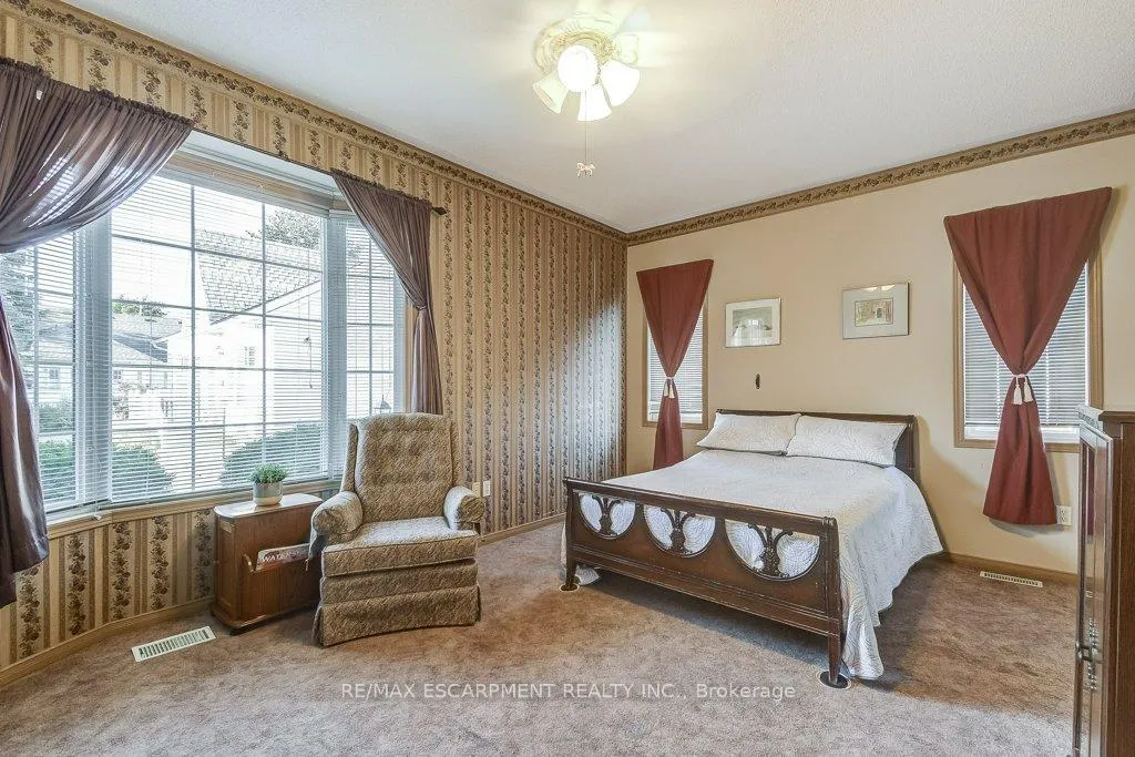 Photo 18 of 192 Silverbirch Boulevard, Hamilton, Mount Hope — HOMEH